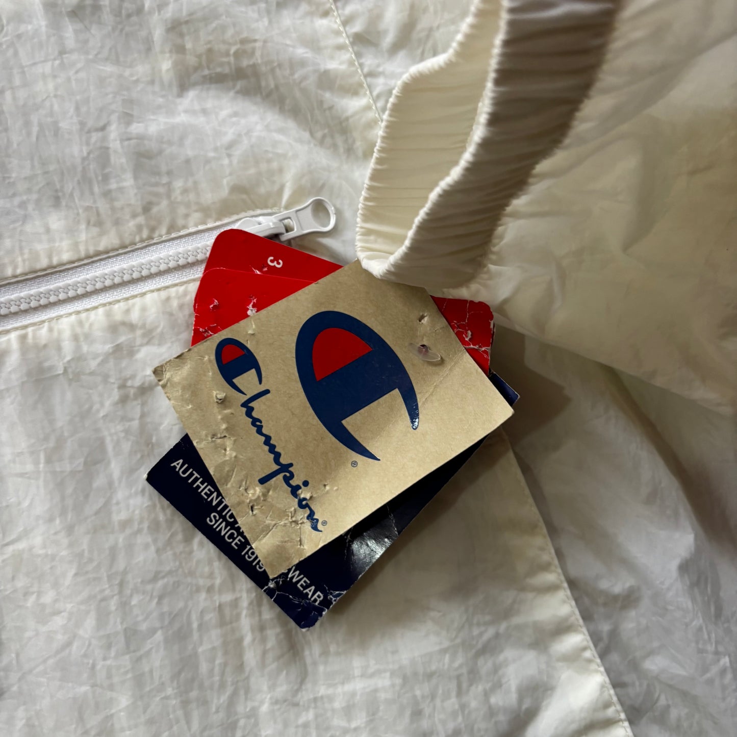 (M FIT L) CHAMPION STORMBREAKER WHITE - NEW BRAND