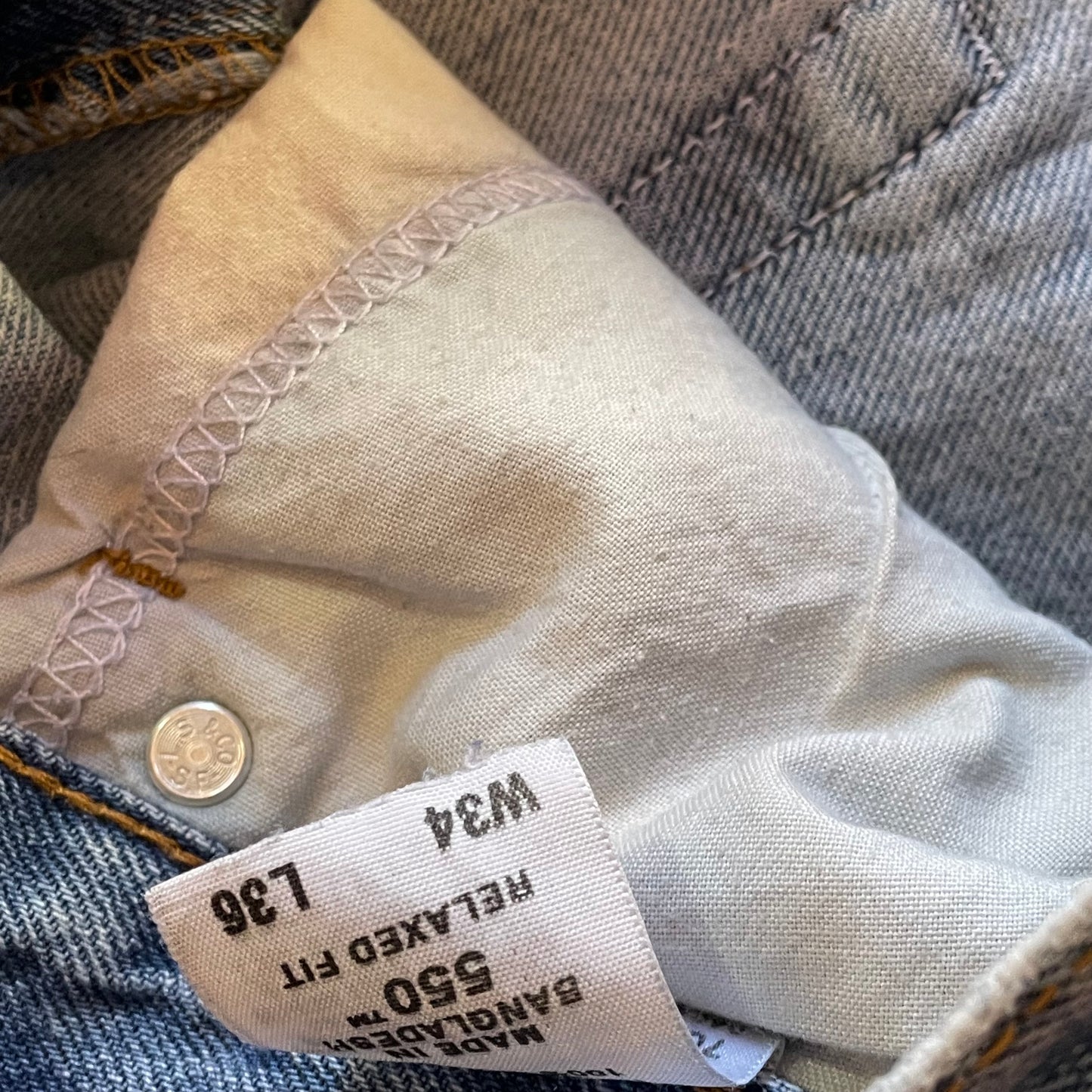 (34/32) VINTAGE LEVI'S PANT - 550