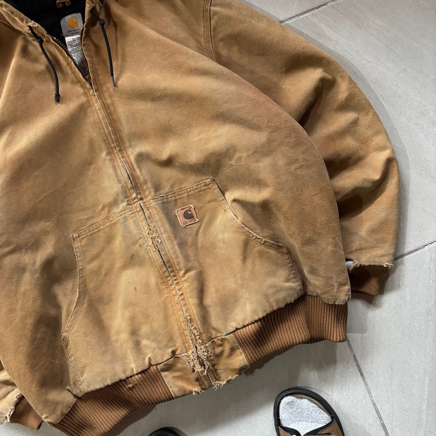 (Xl) VINTAGE CARHARTT ACTIVE JACKET J130 BRN - DISTRESSED