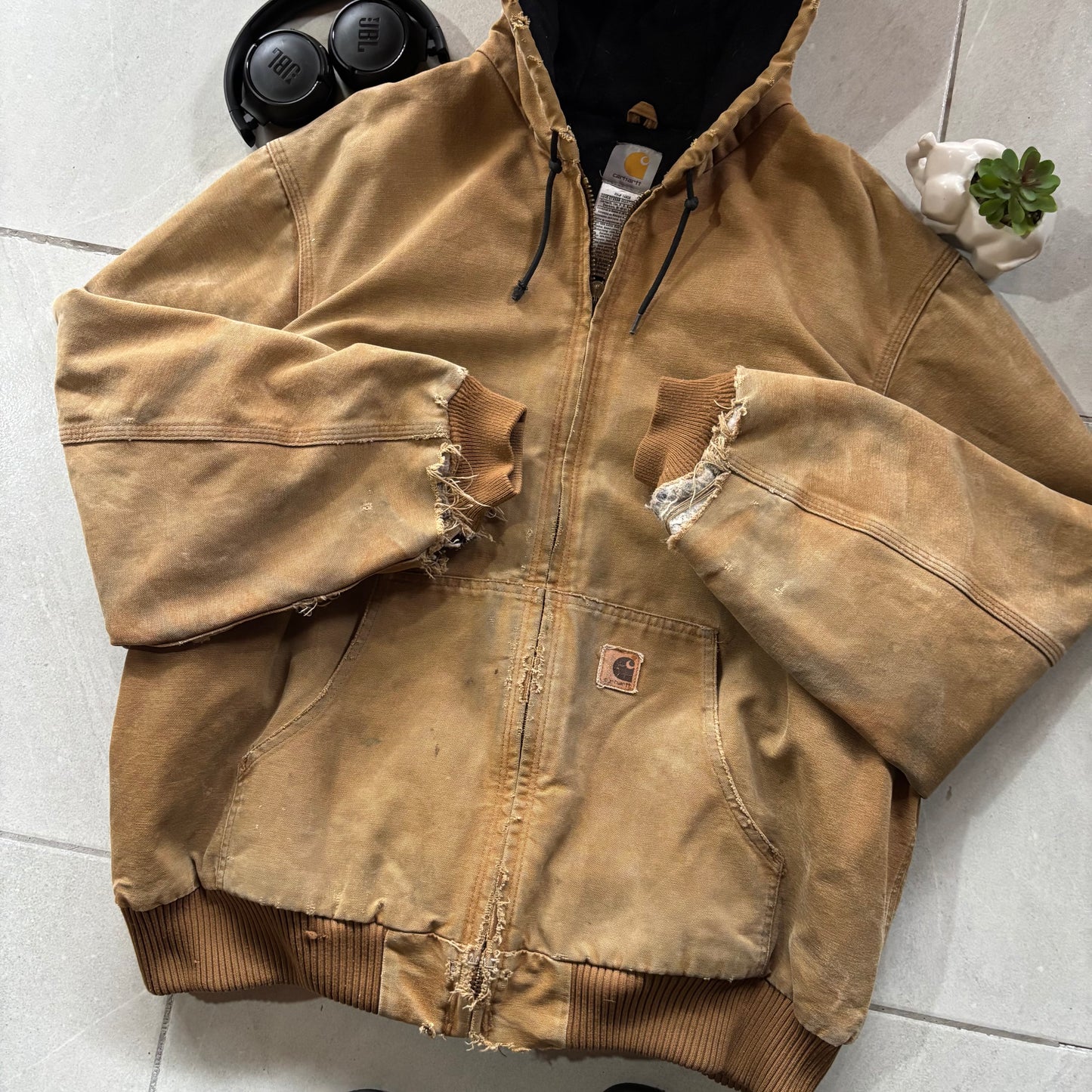 (Xl) VINTAGE CARHARTT ACTIVE JACKET J130 BRN - DISTRESSED