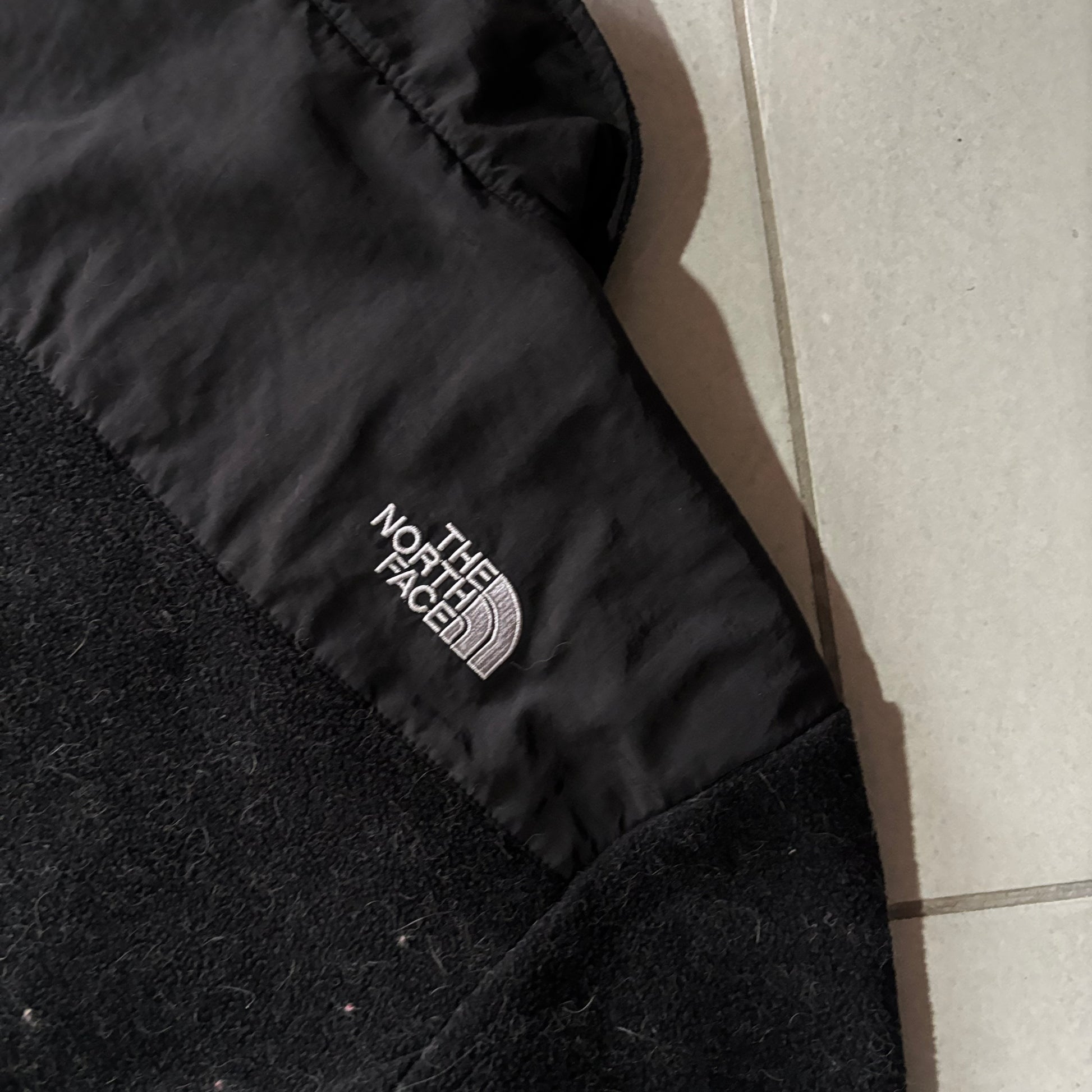 (L) THE NORTH FACE FLEECE JACKET