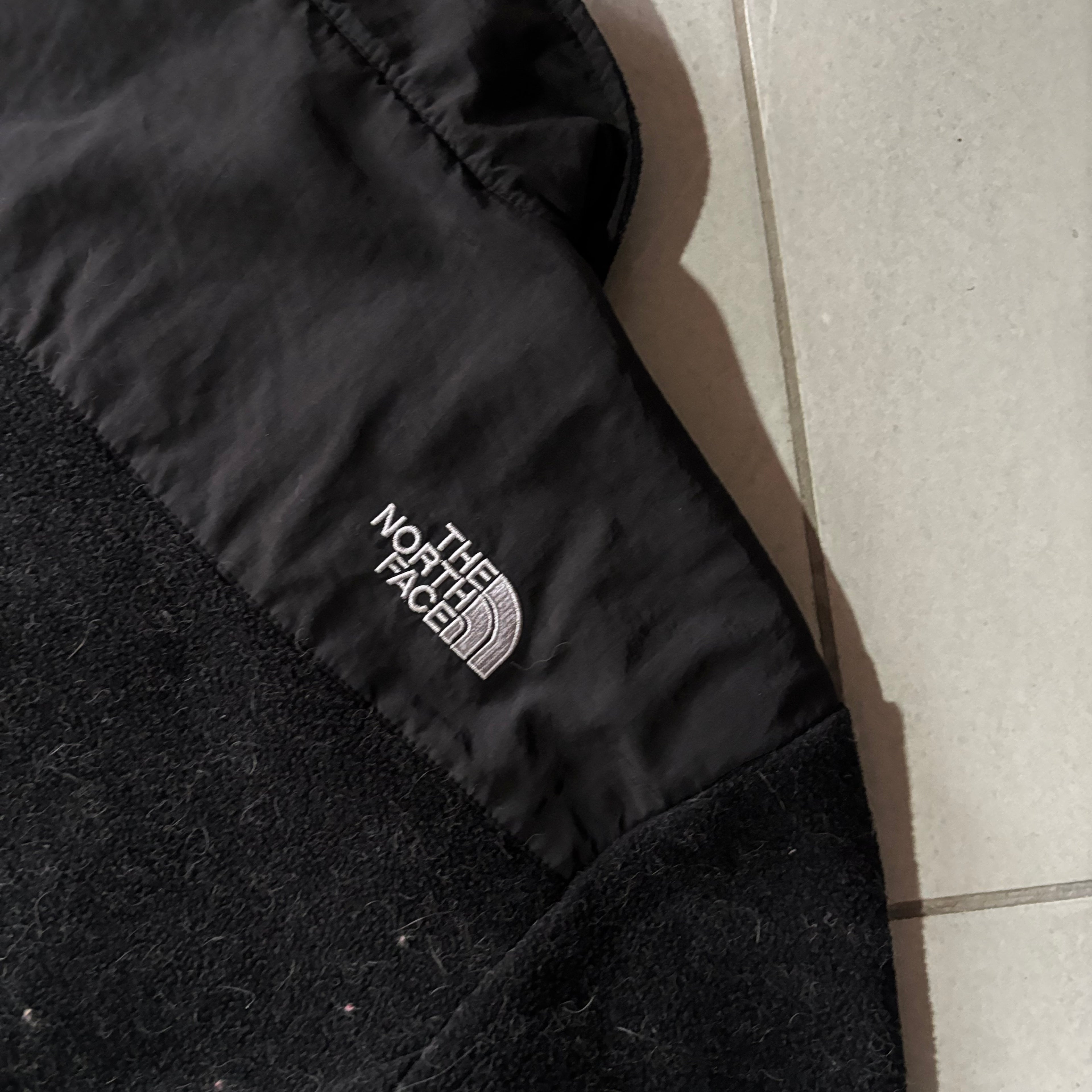 (L) THE NORTH FACE FLEECE JACKET