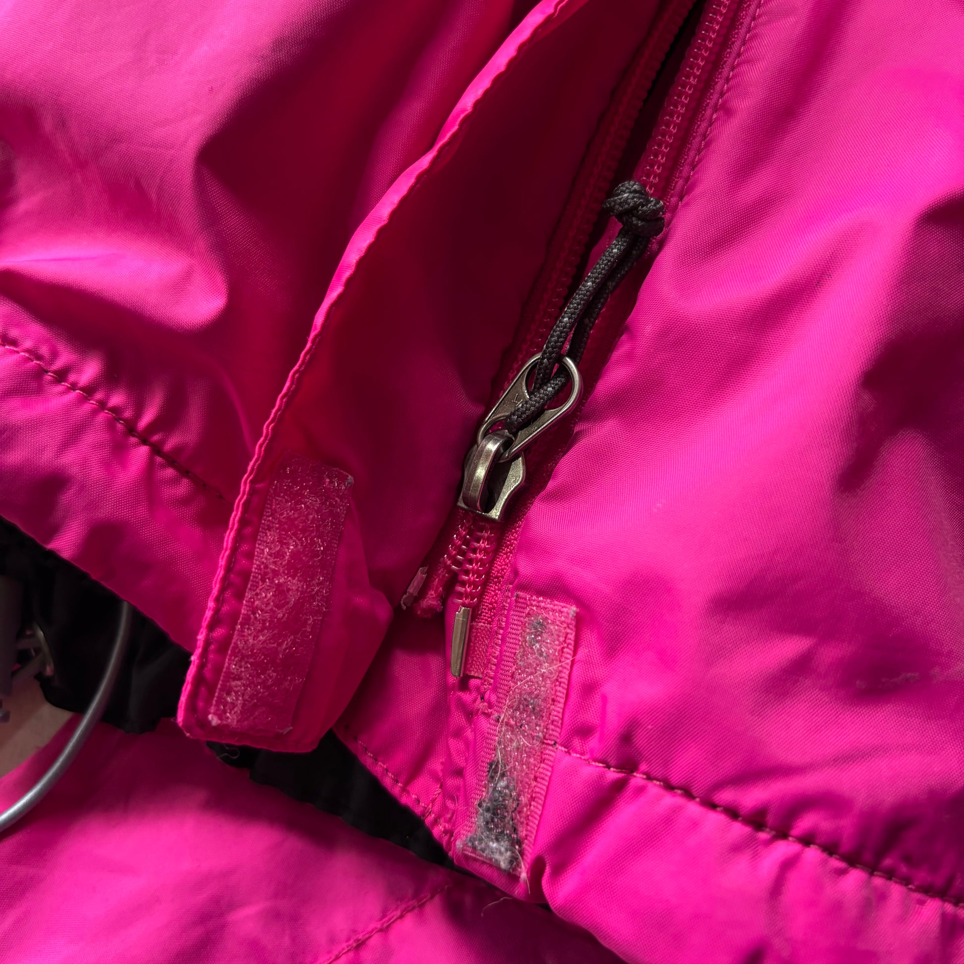 (L) COLUMBIA WINDBREAKER - ZIP DAMAGE