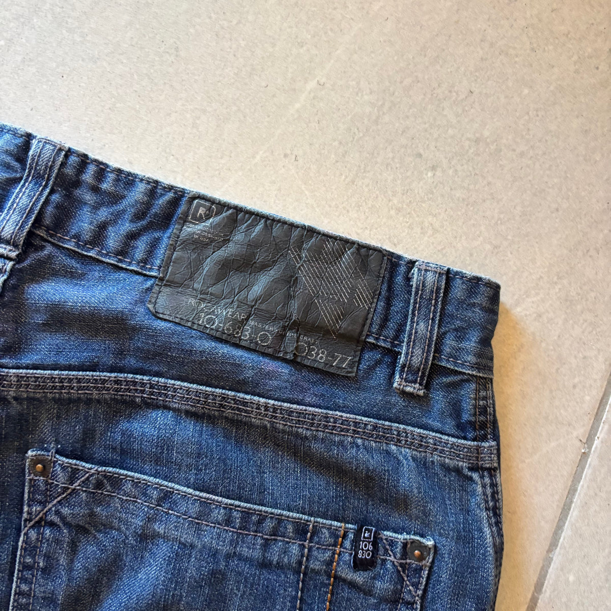 (34/32) ROCA WEAR REGULAR FIT
