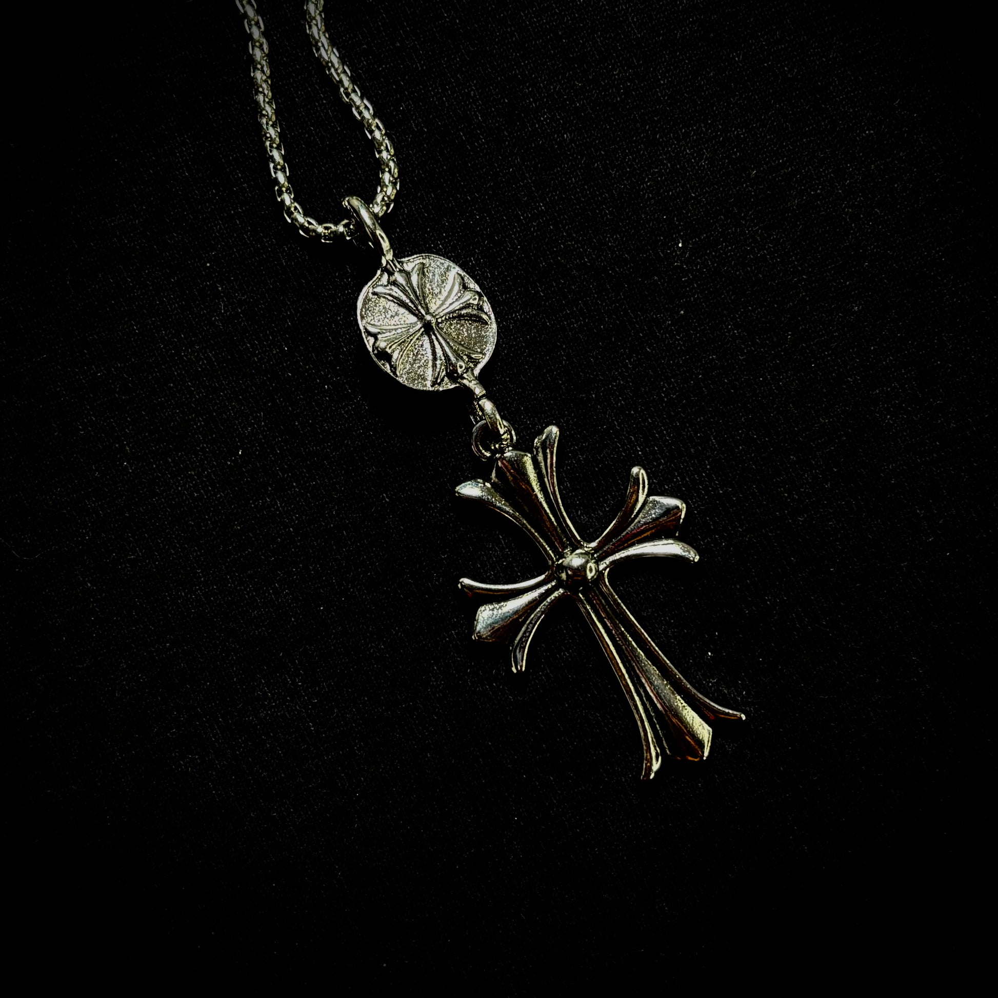 CHROME HEARTS CROSS PENDANT NECKLACE