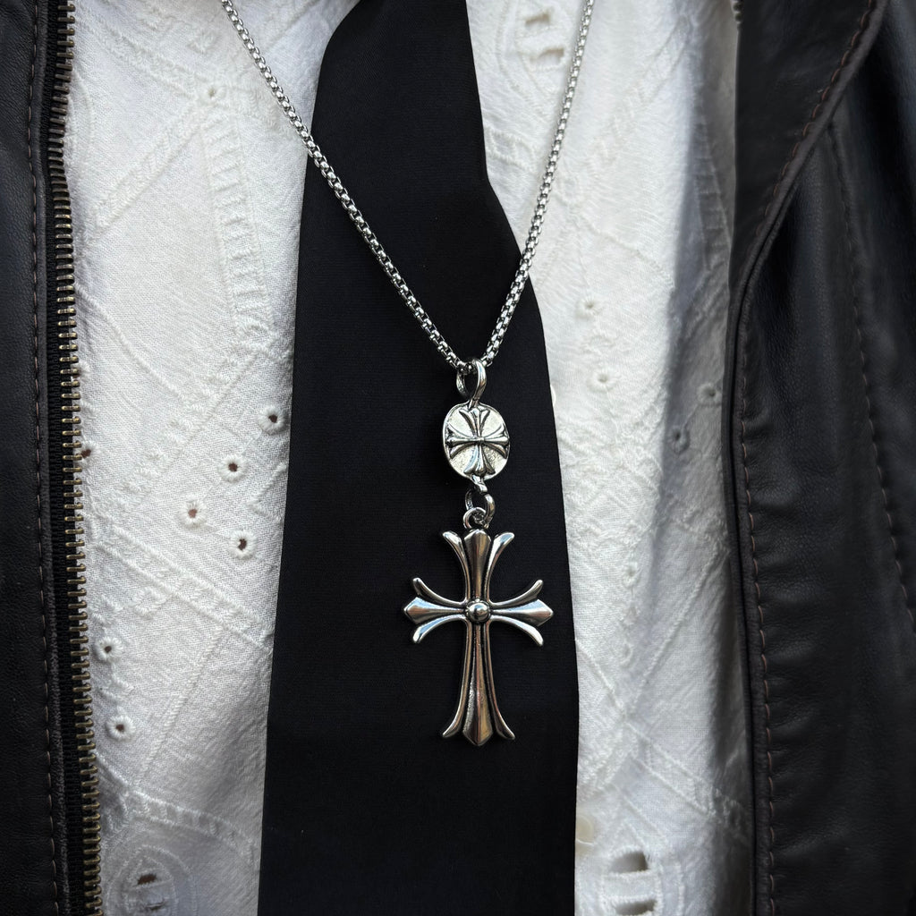 CHROME HEARTS CROSS PENDANT NECKLACE