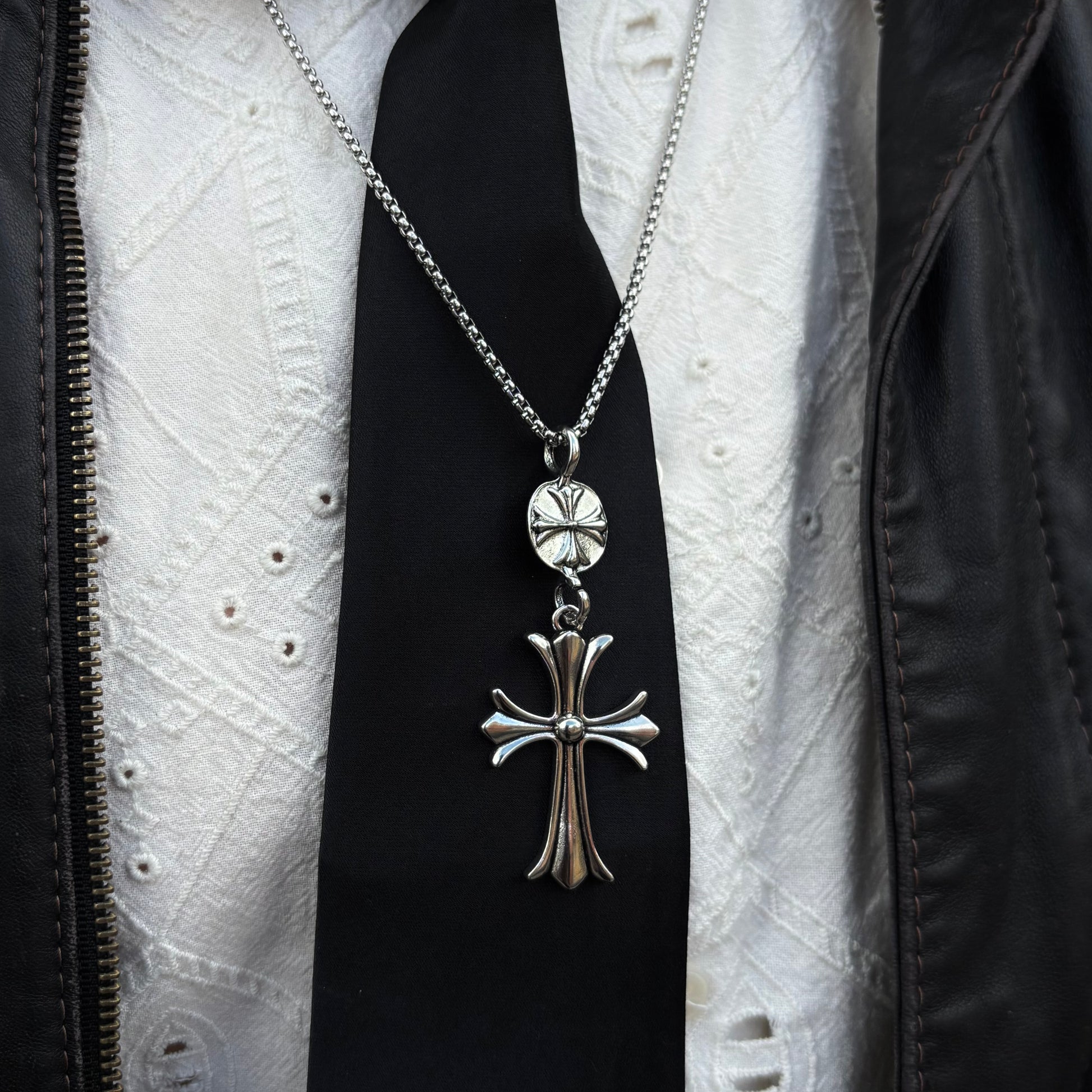 CHROME HEARTS CROSS PENDANT NECKLACE