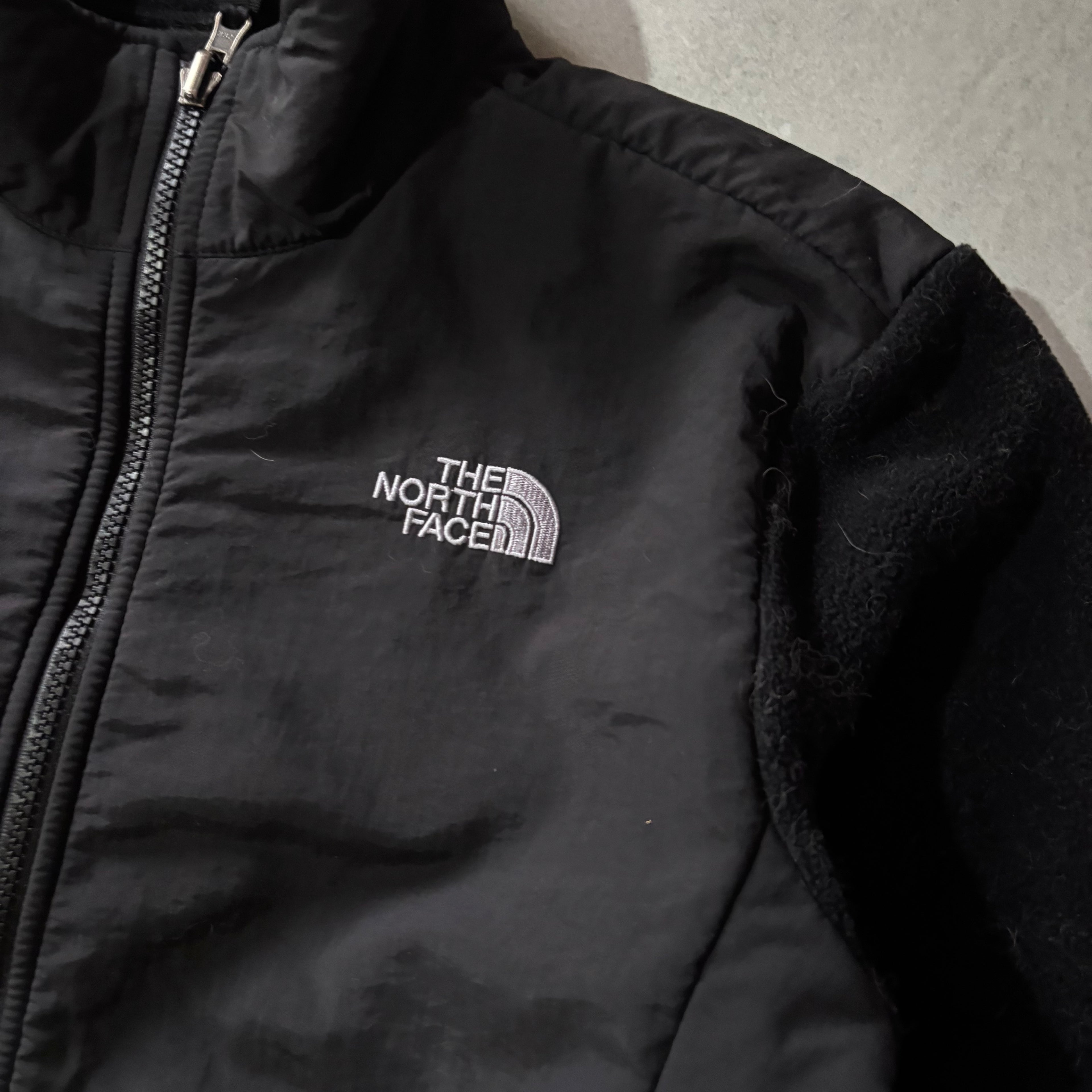 (L) THE NORTH FACE FLEECE JACKET