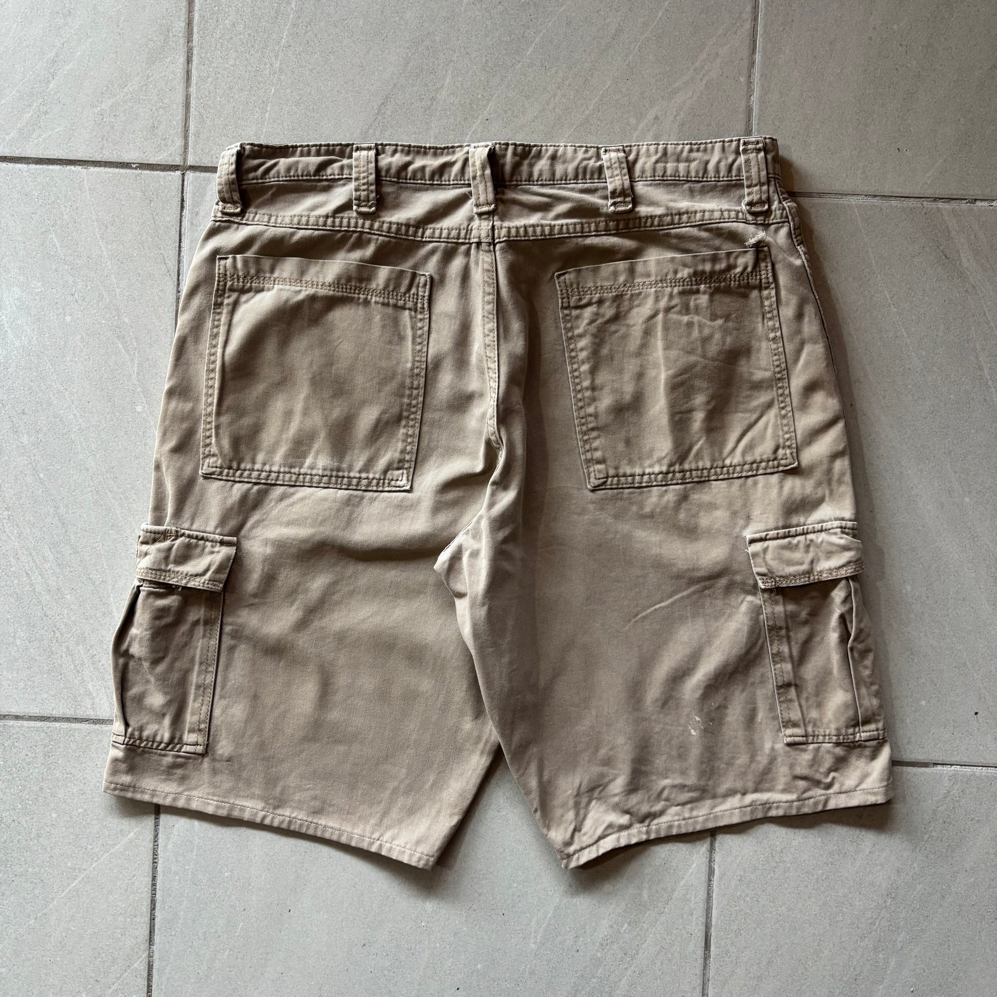 (36) WRANGLER CARGO SHORT