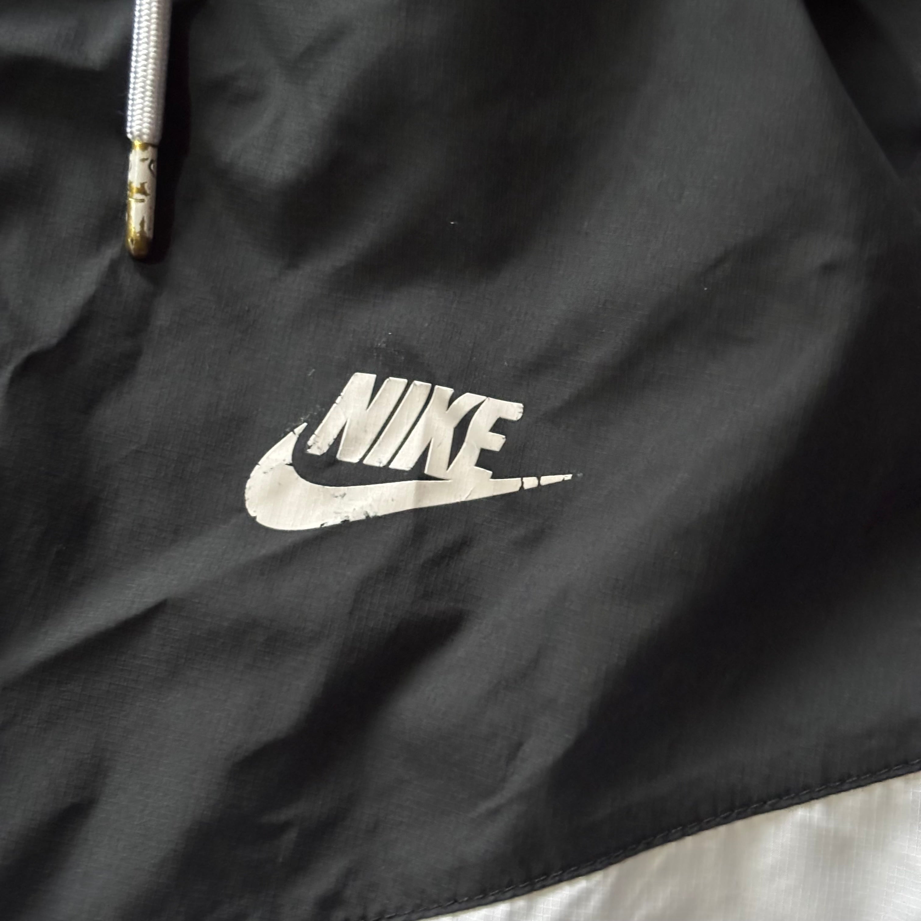 (L) VINTAGE NIKE WINDBREAKER