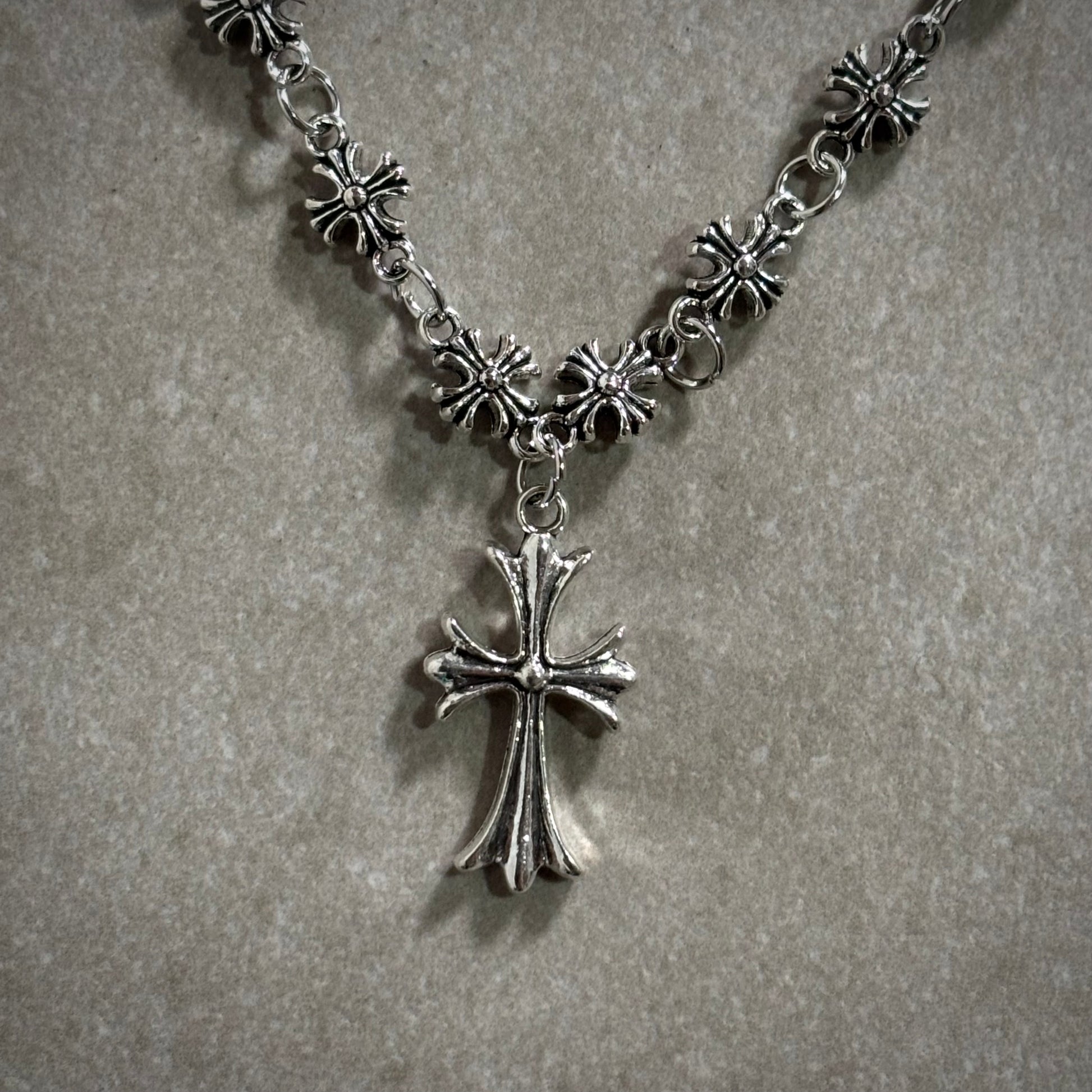 CHROME HEARTS CROSS NECKLACE
