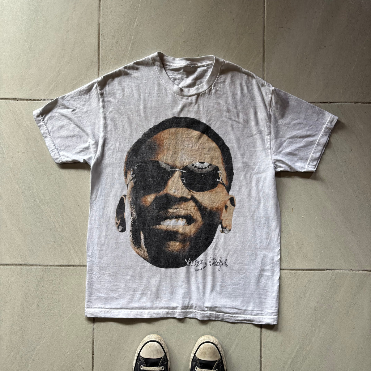 (L) YOUNG DOLPH GRAPHIC TEE