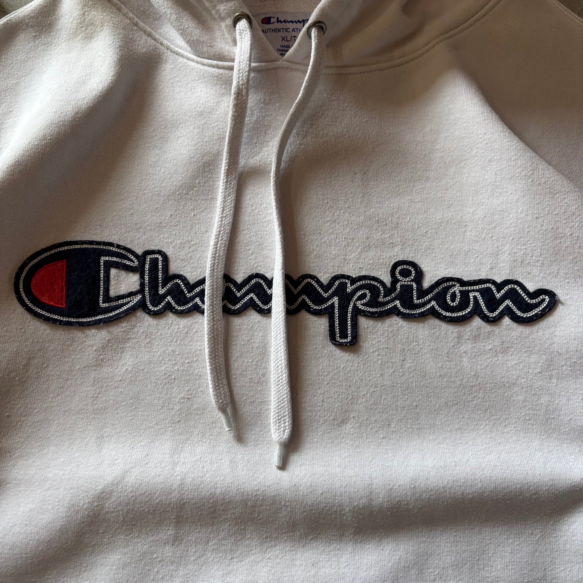 (Xl) CHAMPION WHITE HOODIE