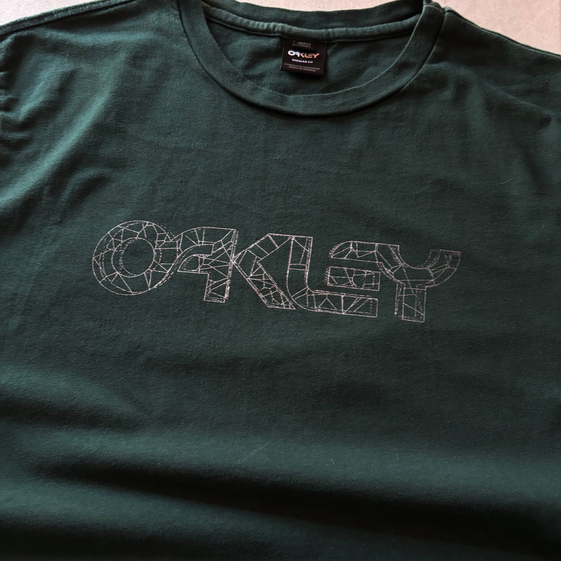 (L) OAKLEY T-SHIRT