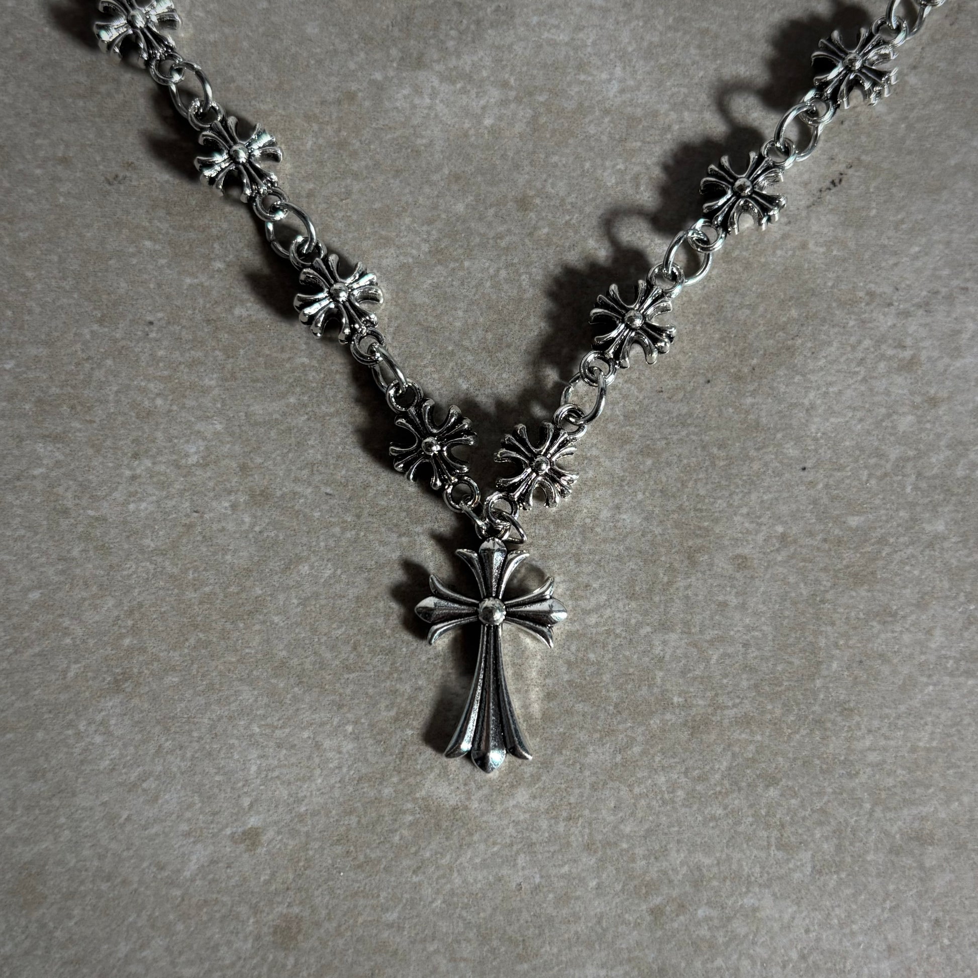 CHROME HEARTS CROSS NECKLACE