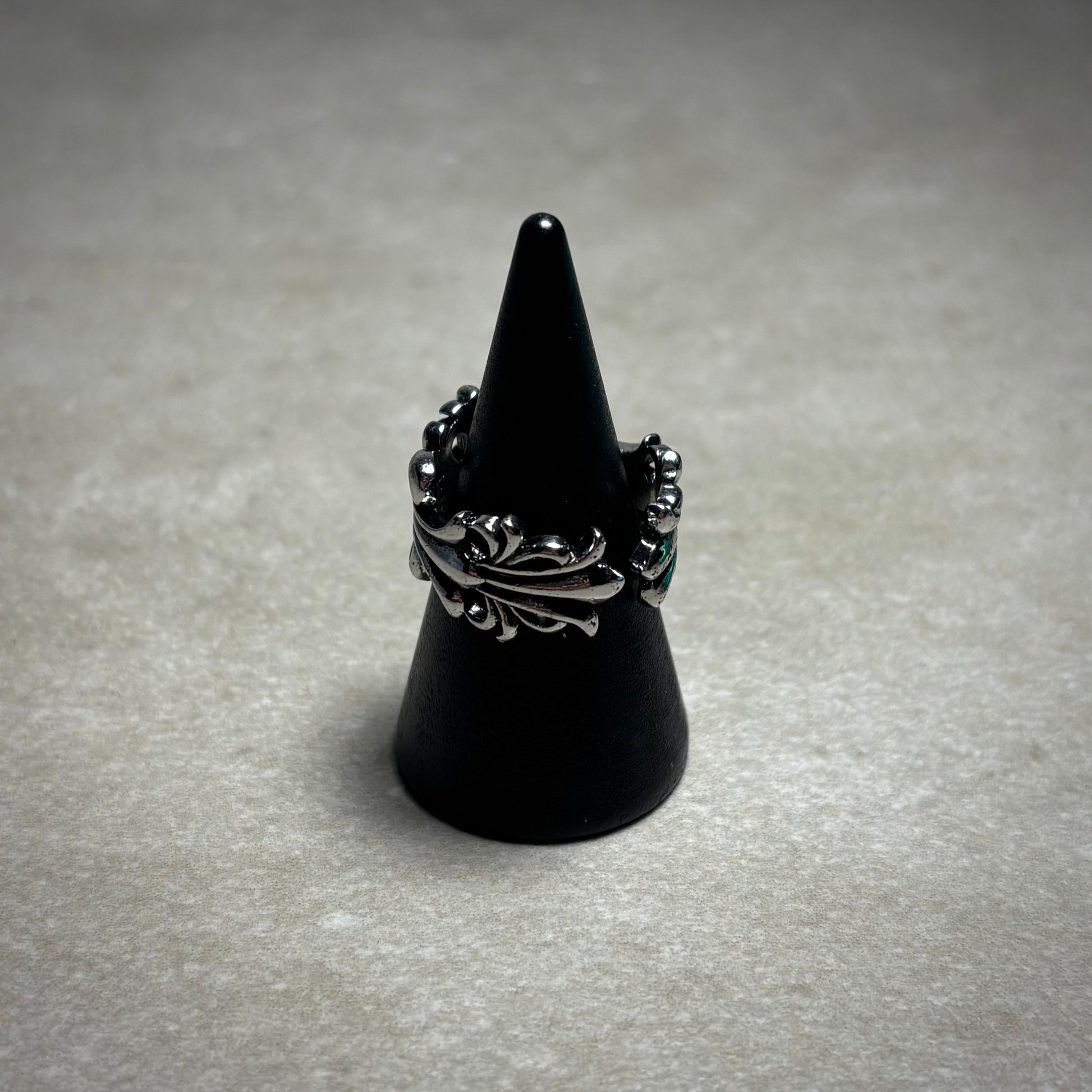 CHROME HEARTS FLORAL CROSS RING