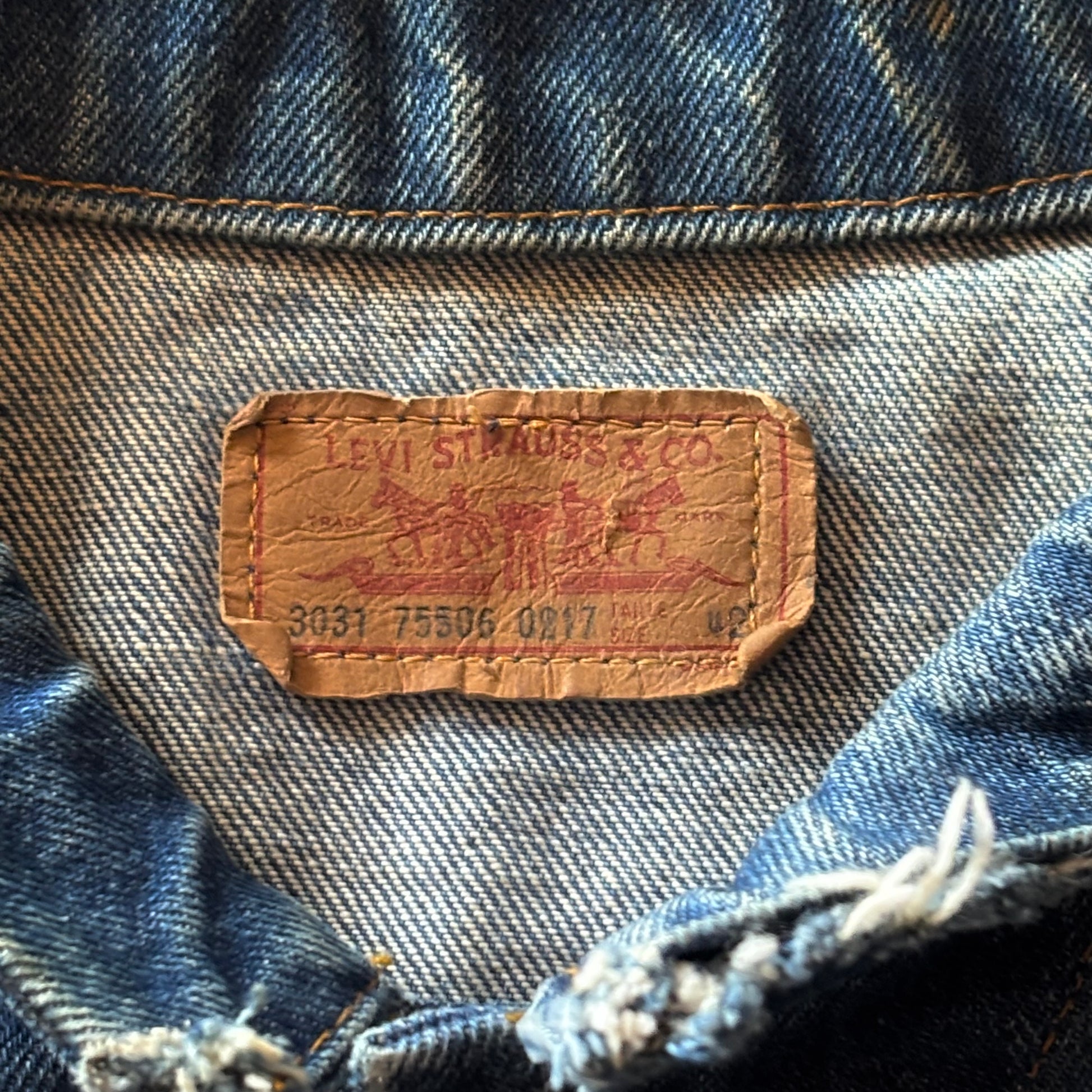 (S) LEVI'S DENIM JACKET