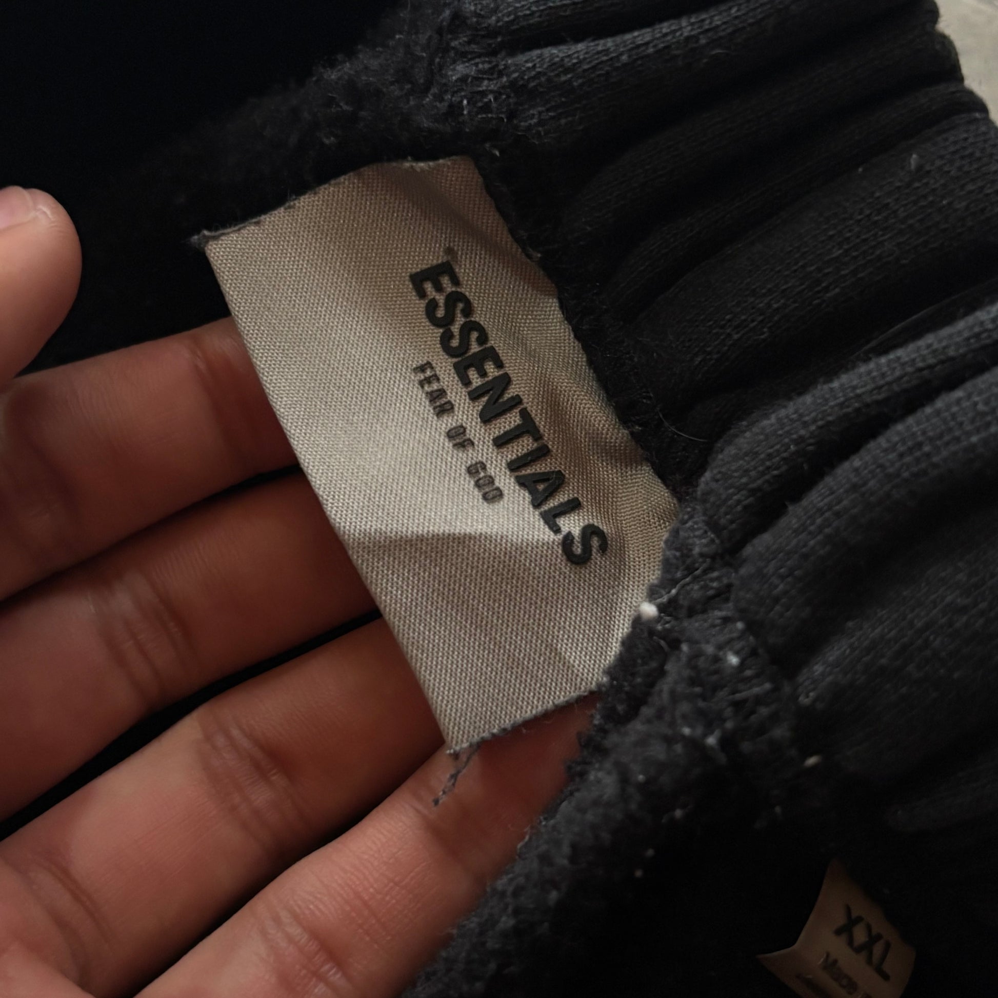 (FIT L) ESSENTIALS FEAR OF GOD LEGIT