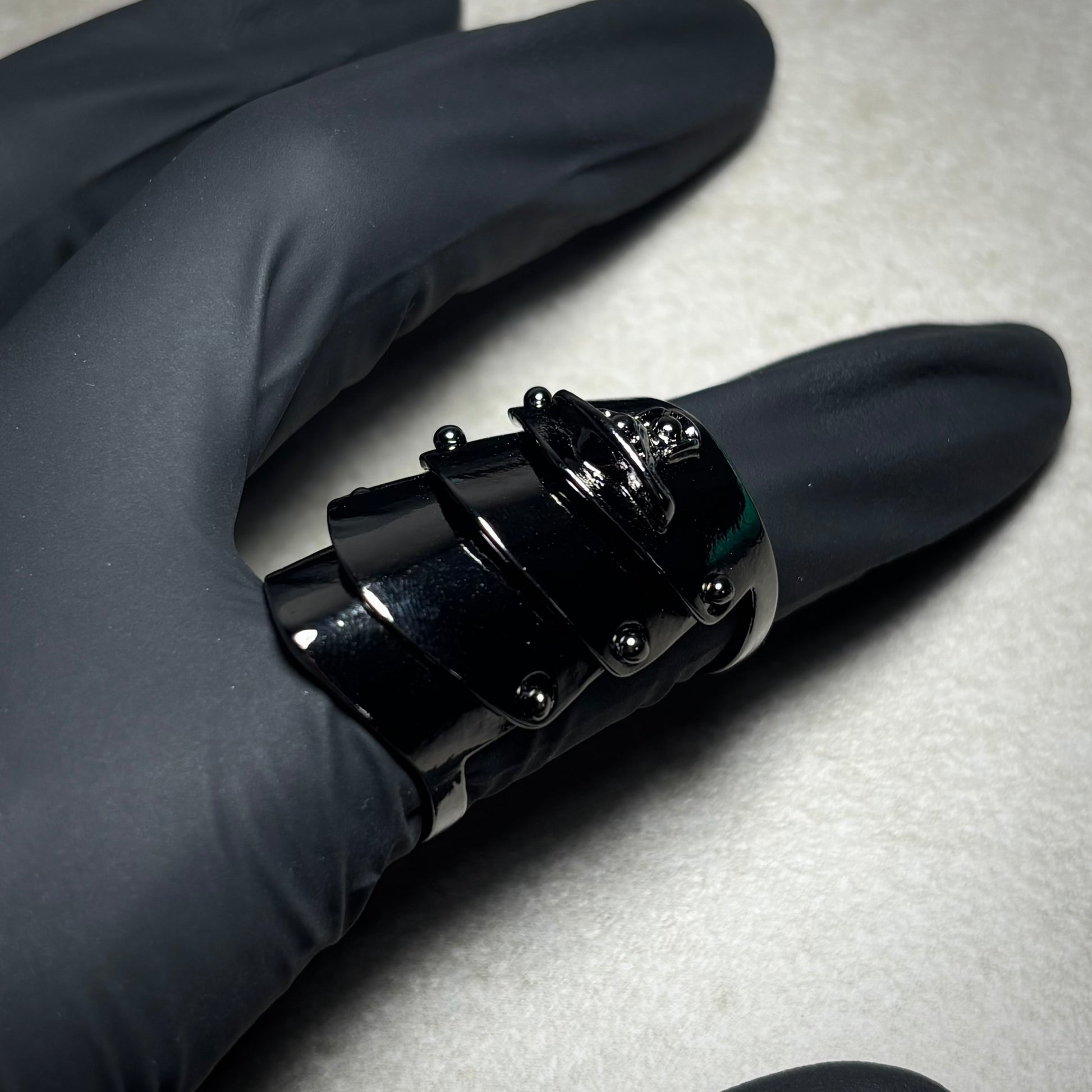 ARMOR VIVIENNE WESTWOOD RING