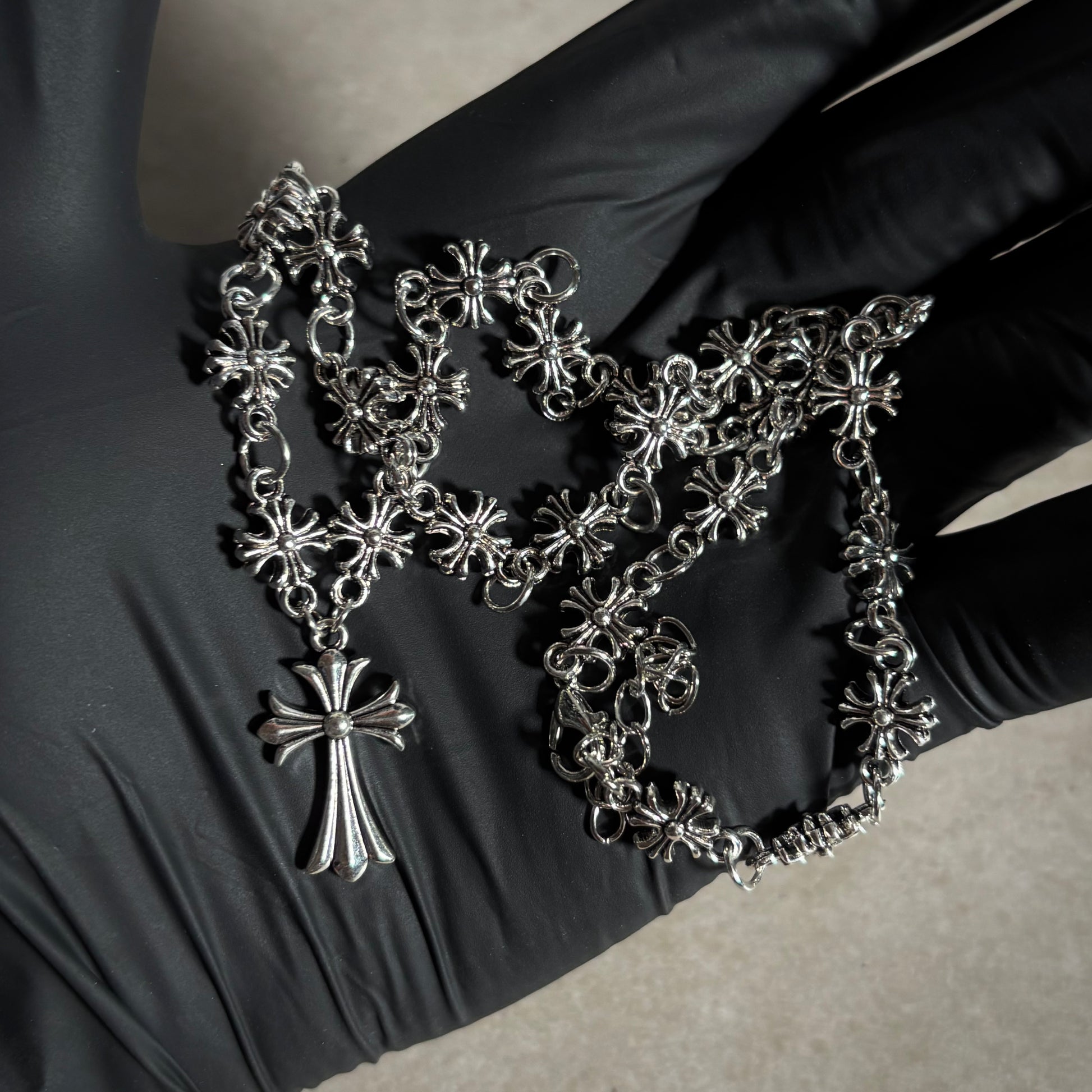 CHROME HEARTS CROSS NECKLACE