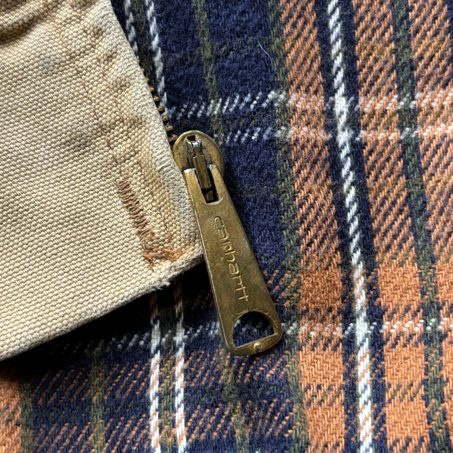 (Xl) VINTAGE CARHARTT ACTIVE JACKET J140 - DISTRESSED