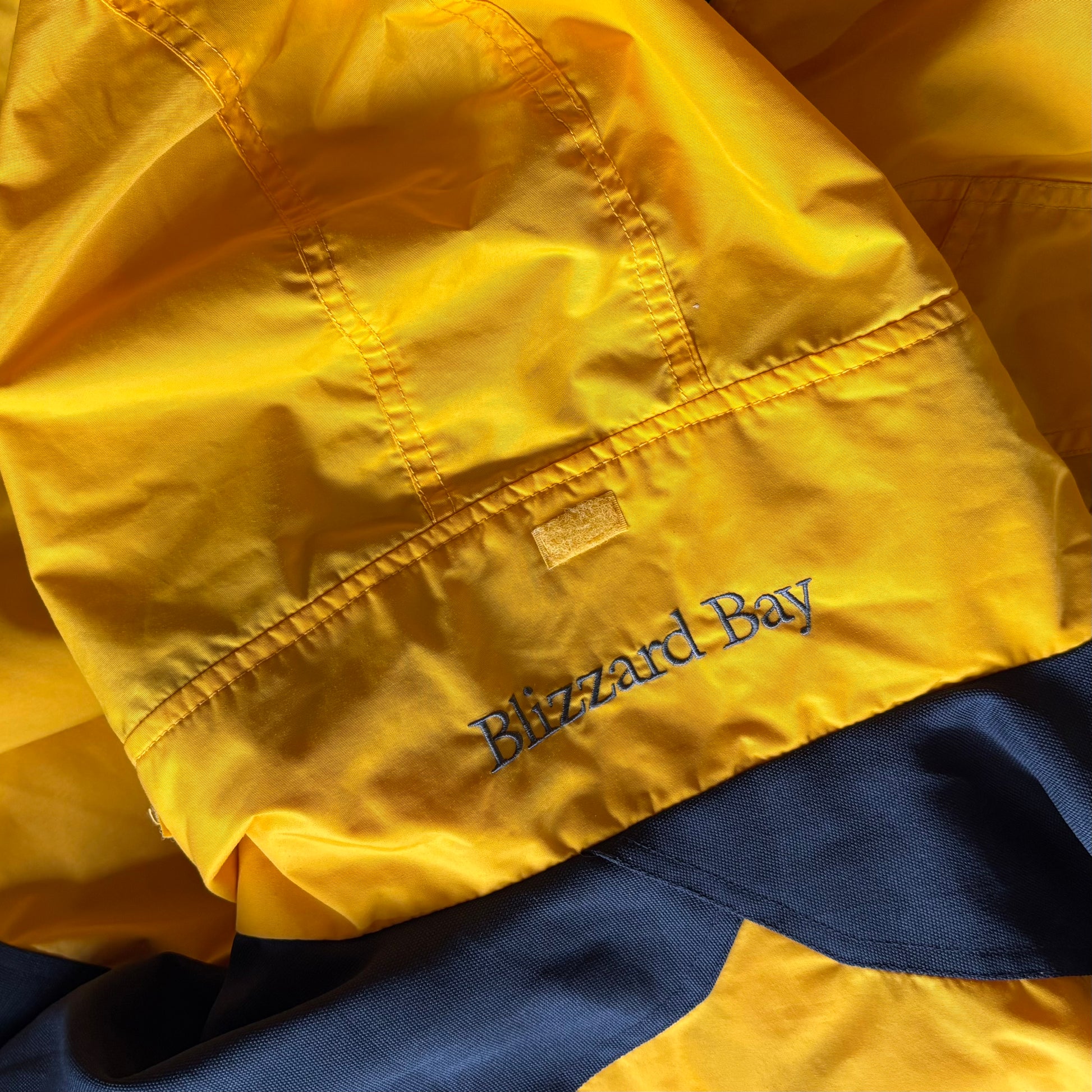(L) COLUMBIA WINDBREAKER