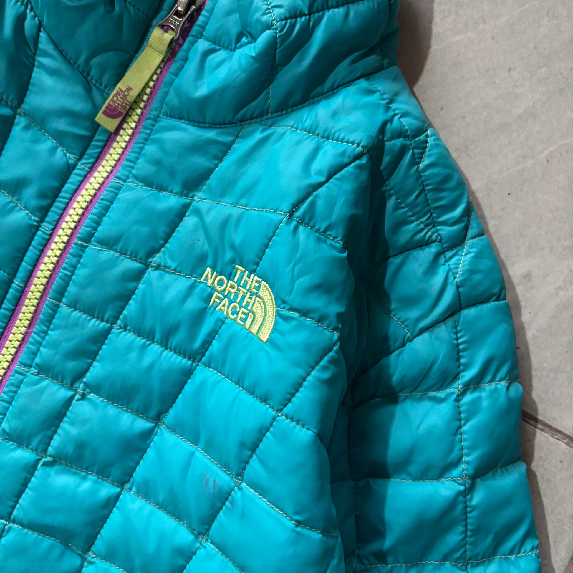 (L) THE NORTH FACE PUFFER JACKET