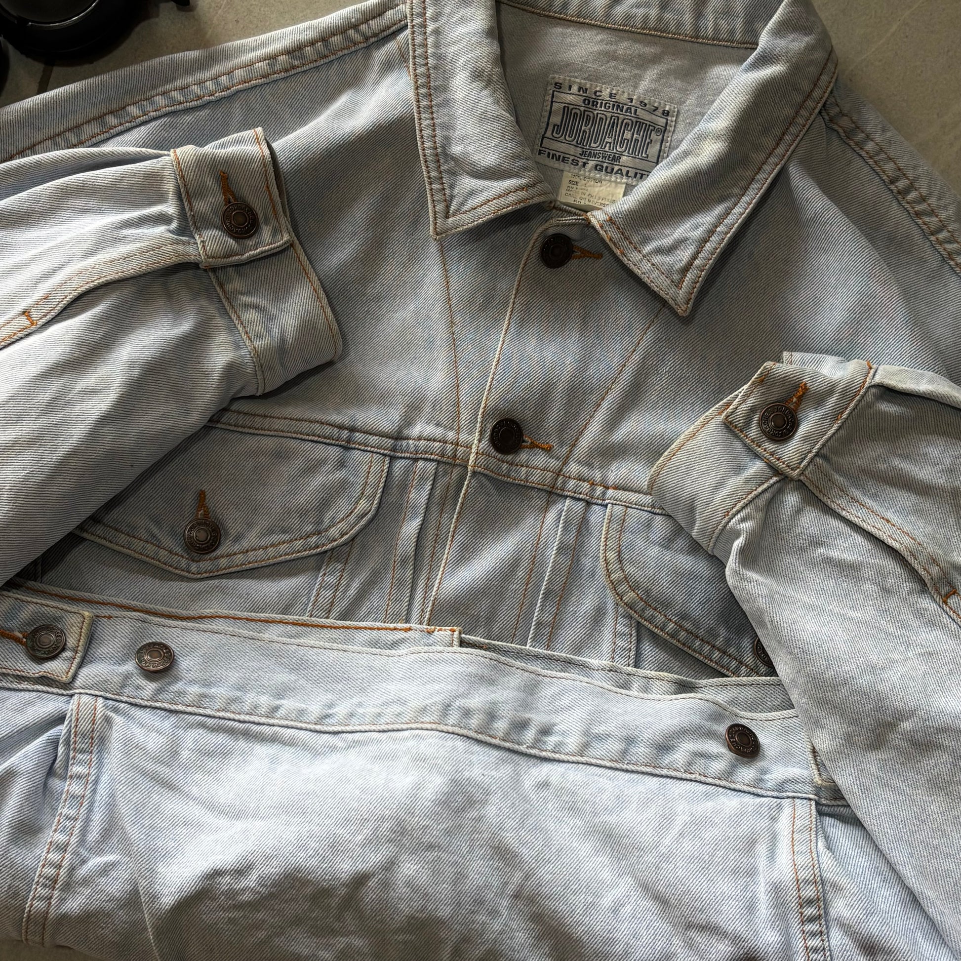 (L BOXY) JORDACHE TRUCKER DENIM JACKET - NEW