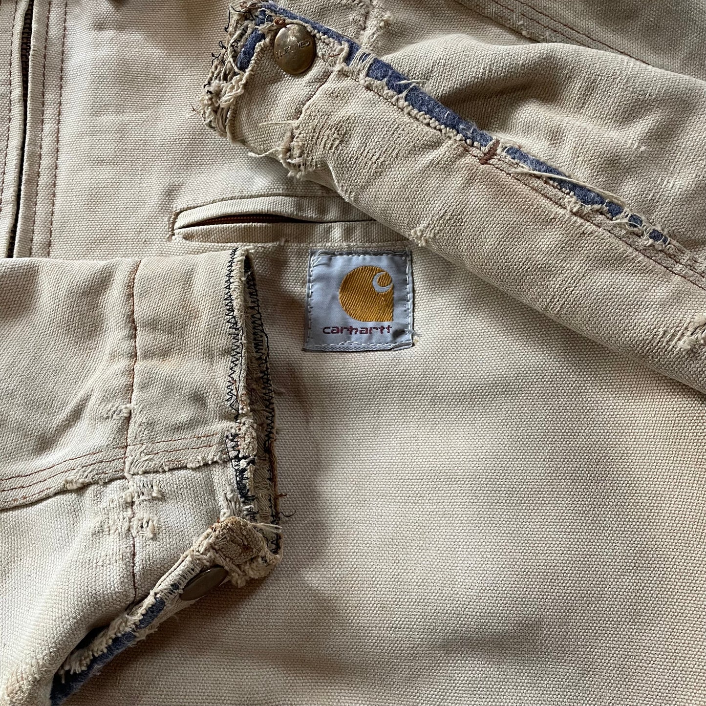 (M Boxy) Carhartt Detroit Jacket - Destroyed and Fixed