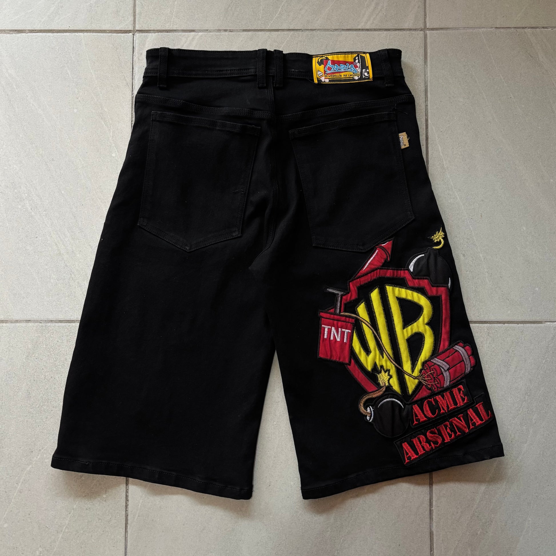 (32) CRAZY JORT LOONEY TUNES - NEW