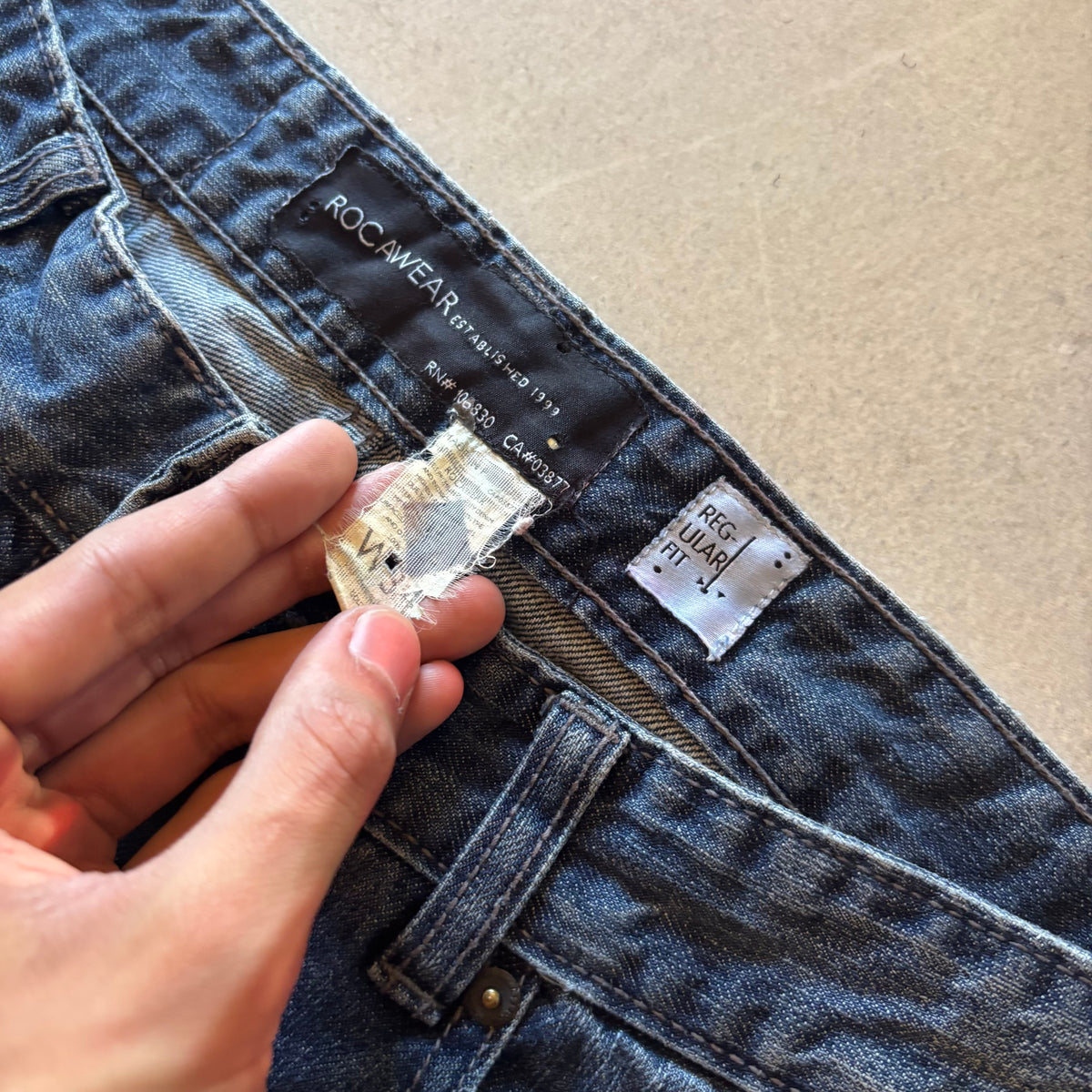 (34/32) ROCA WEAR REGULAR FIT