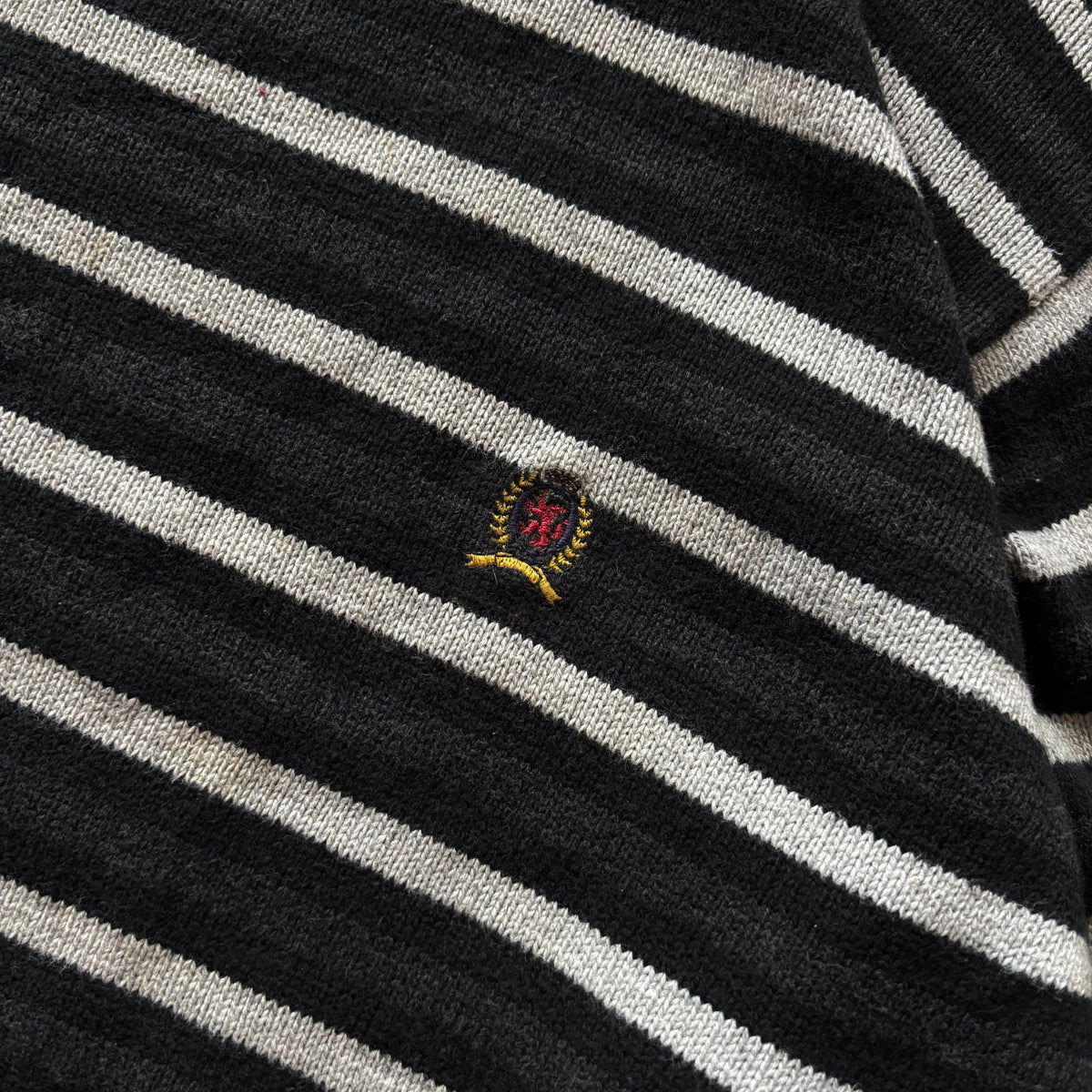 (L) TOMMY HILFIGER CREWNECK