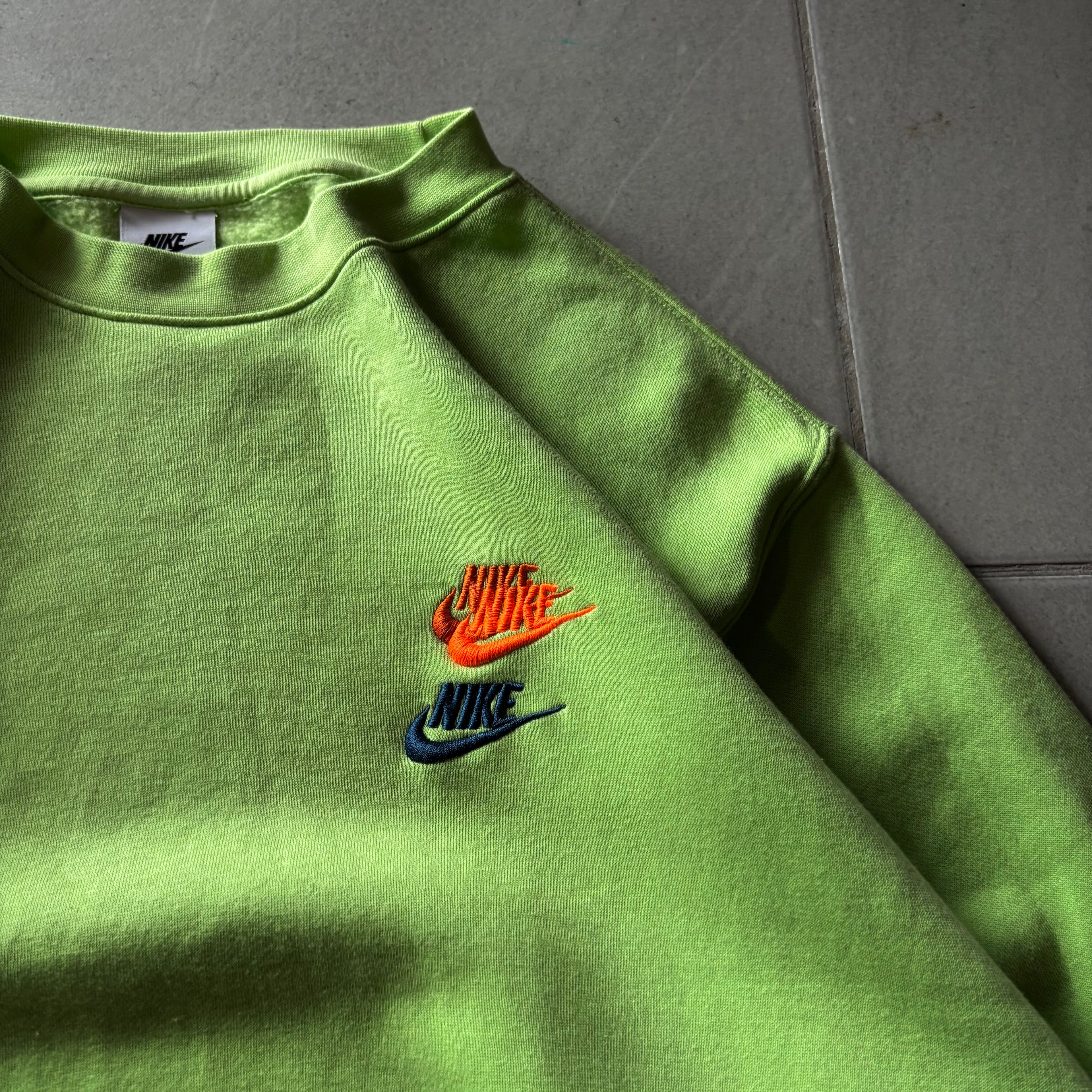 (L) NIKE CREWNECK