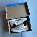 (43) ADIDAS CHUNKY ADIMATIC ROSAS