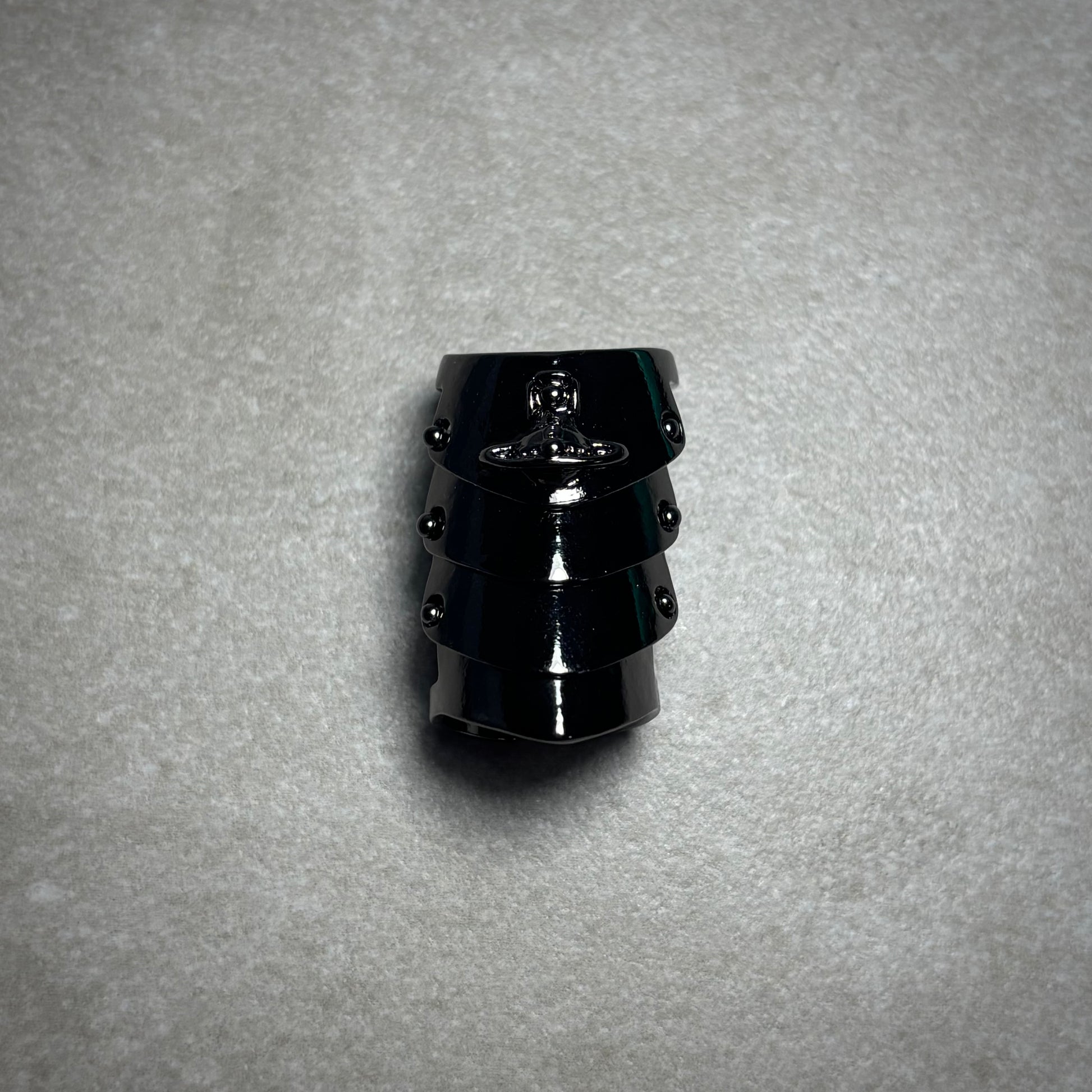 ARMOR VIVIENNE WESTWOOD RING