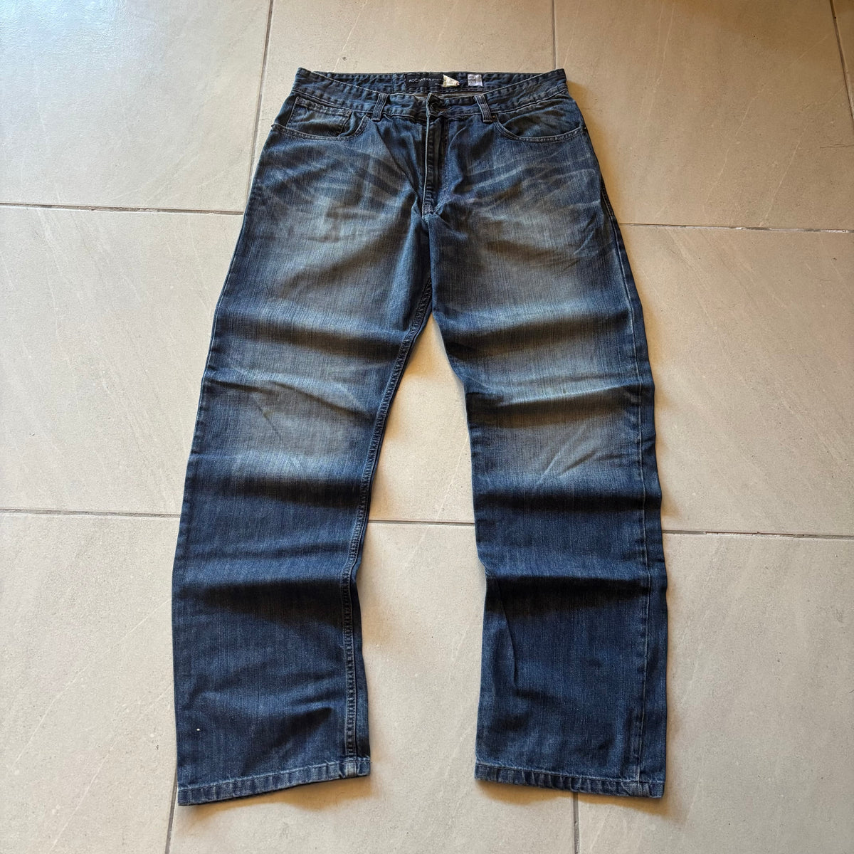 (34/32) ROCA WEAR REGULAR FIT