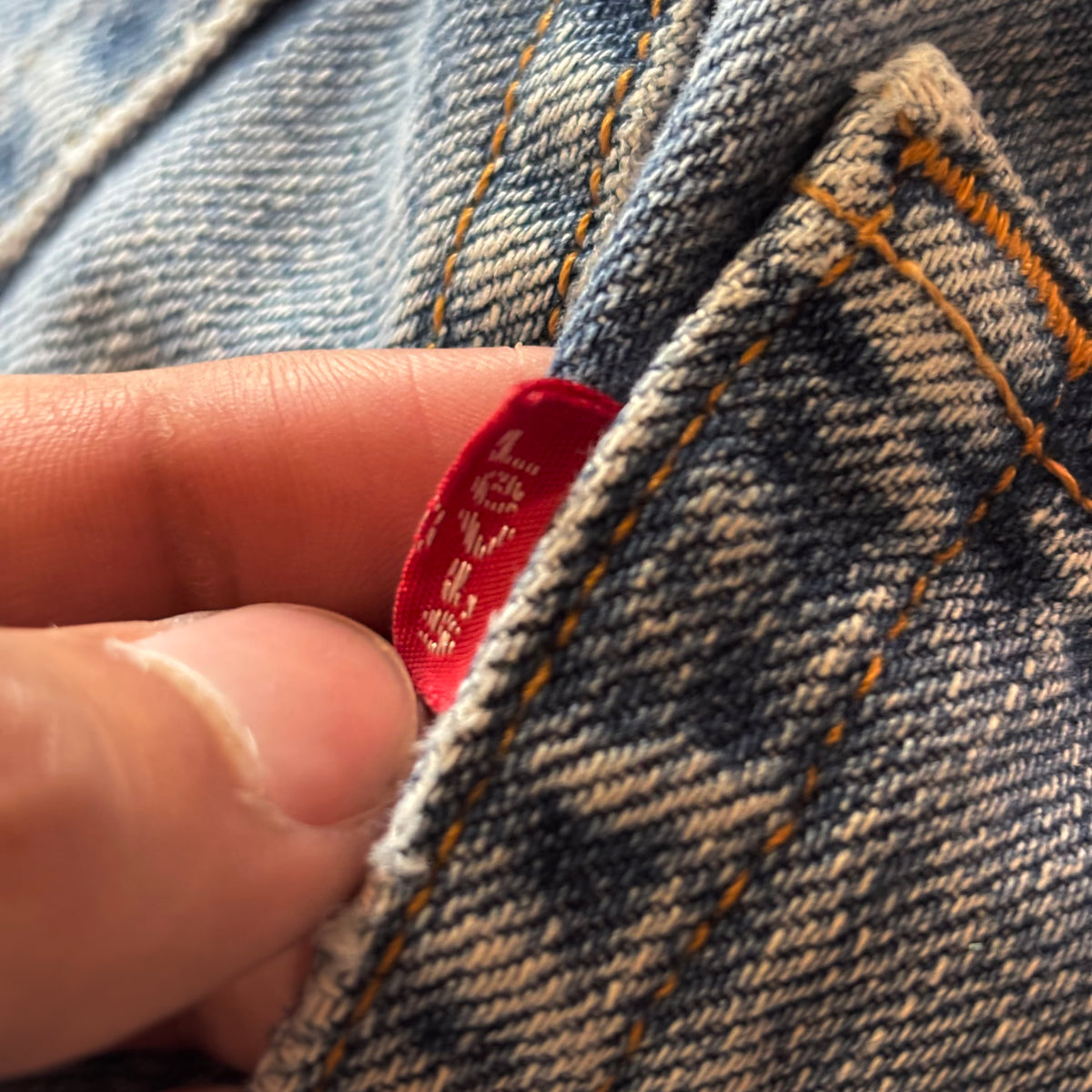 (29/30) LEVI'S 550 DENIM PANT
