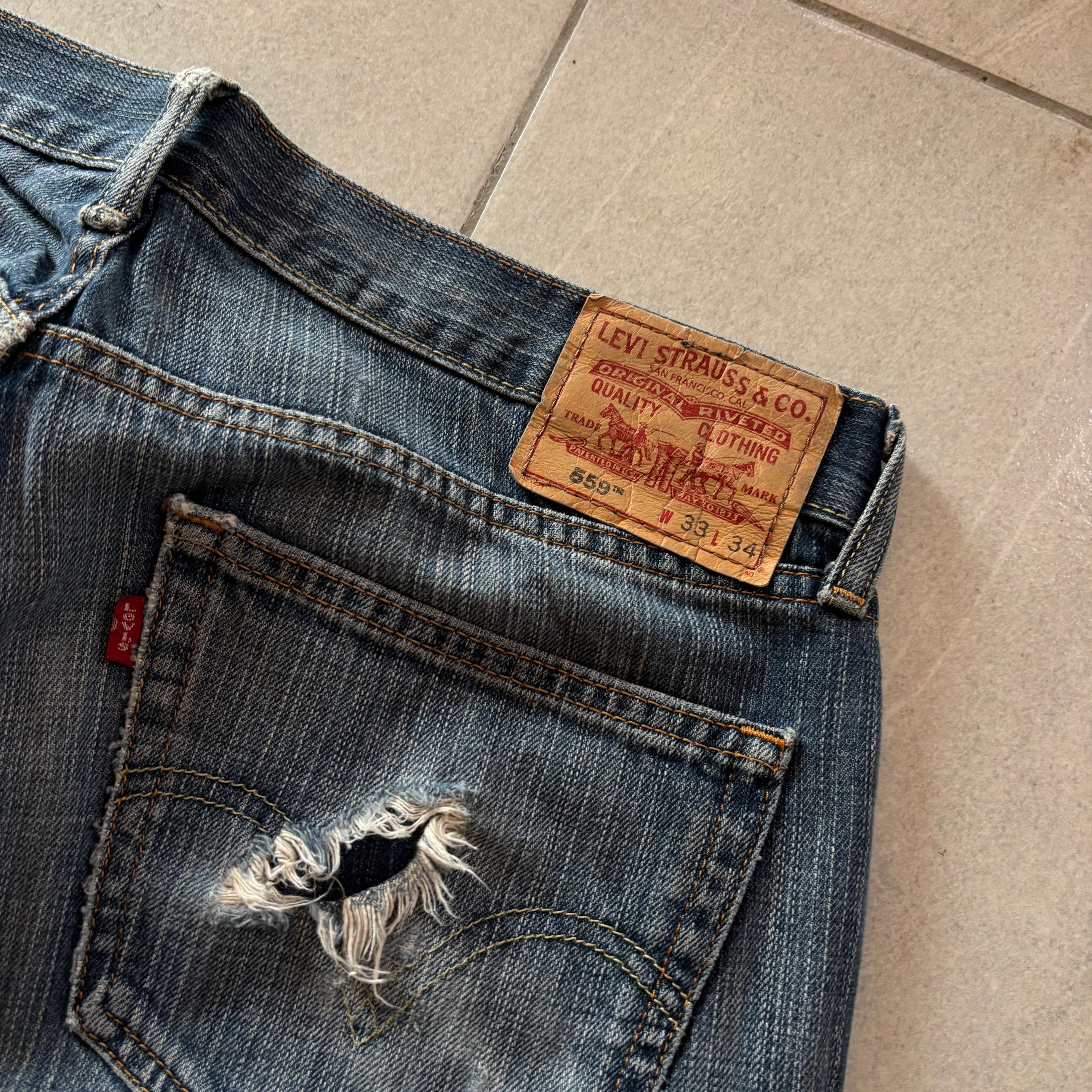 (33/34) LEVI'S 559 DENIM JEANS