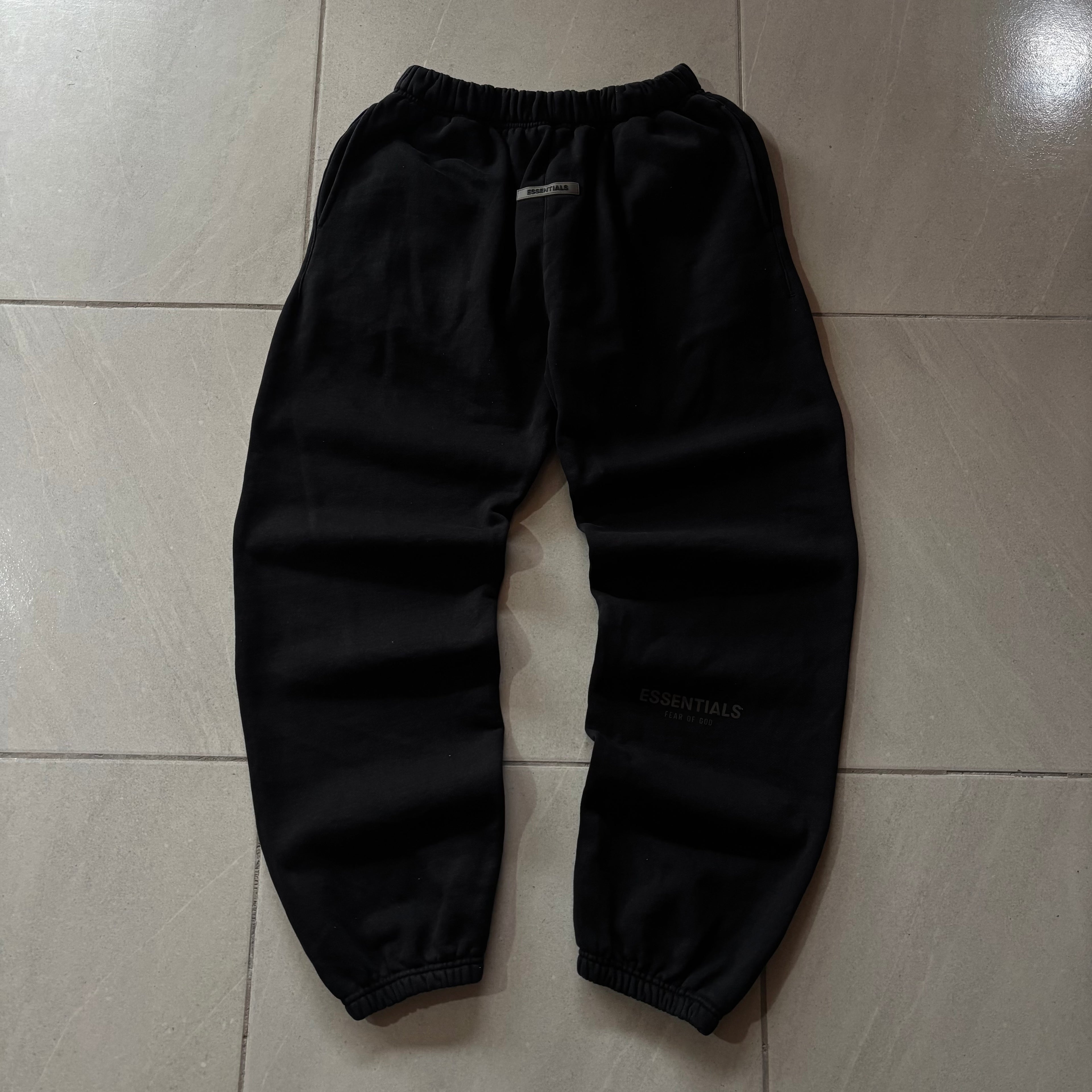 (FIT L) ESSENTIALS FEAR OF GOD LEGIT