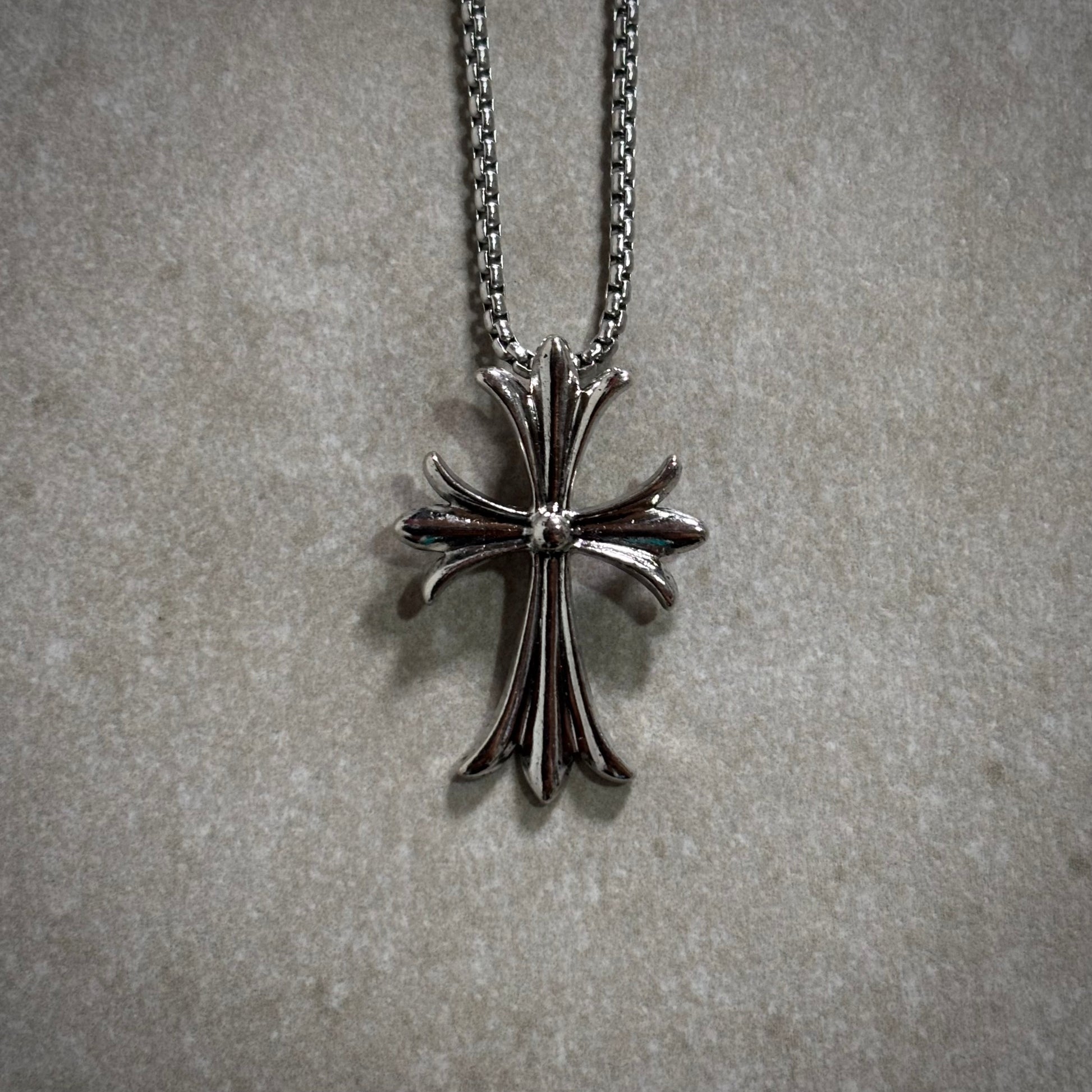 CHROME HEARTS CROSS NECKLACE