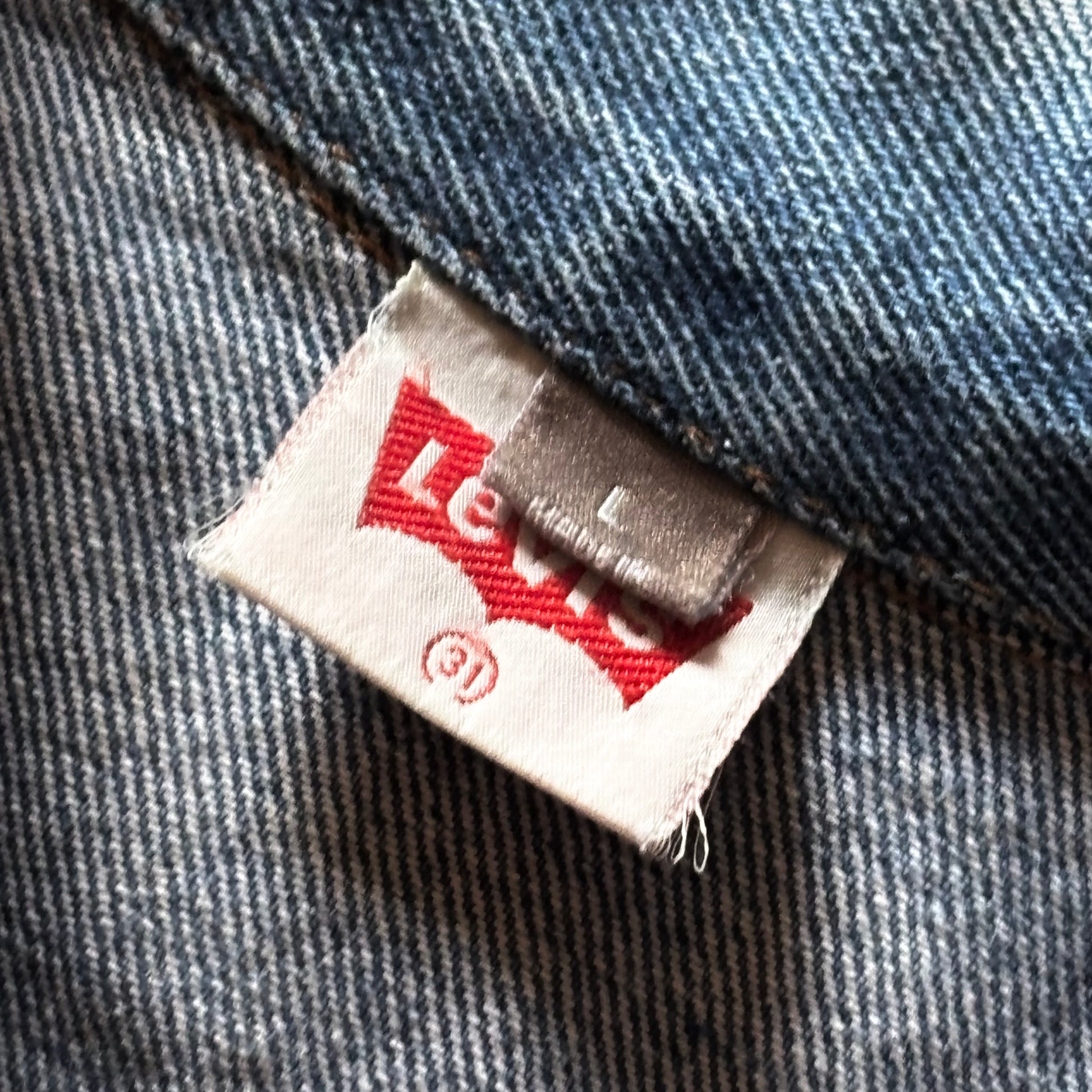 (L) VINTAGE LEVI'S DENIM JACKET