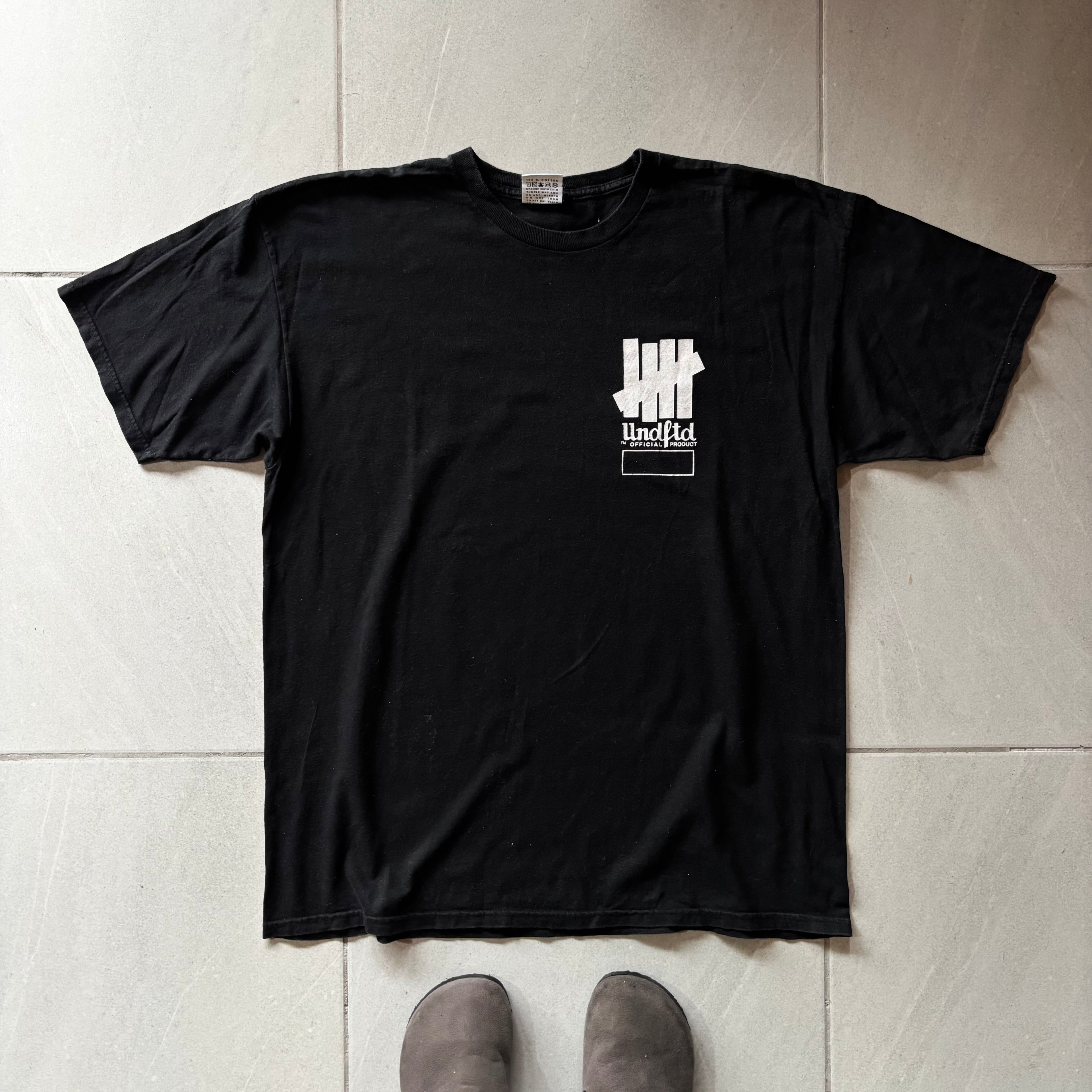 (FIT L) UNDEFEATED TEE