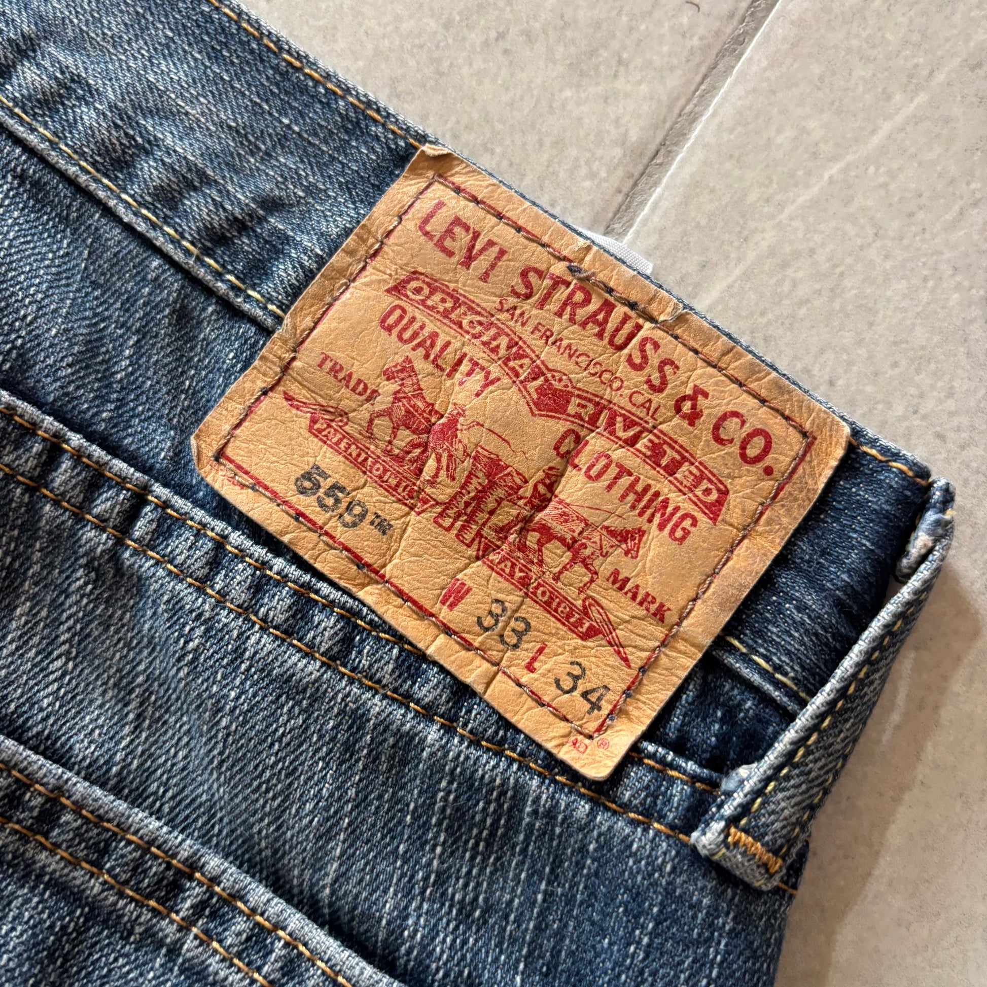 (33/32) LEVI'S 559 DENIM PANT
