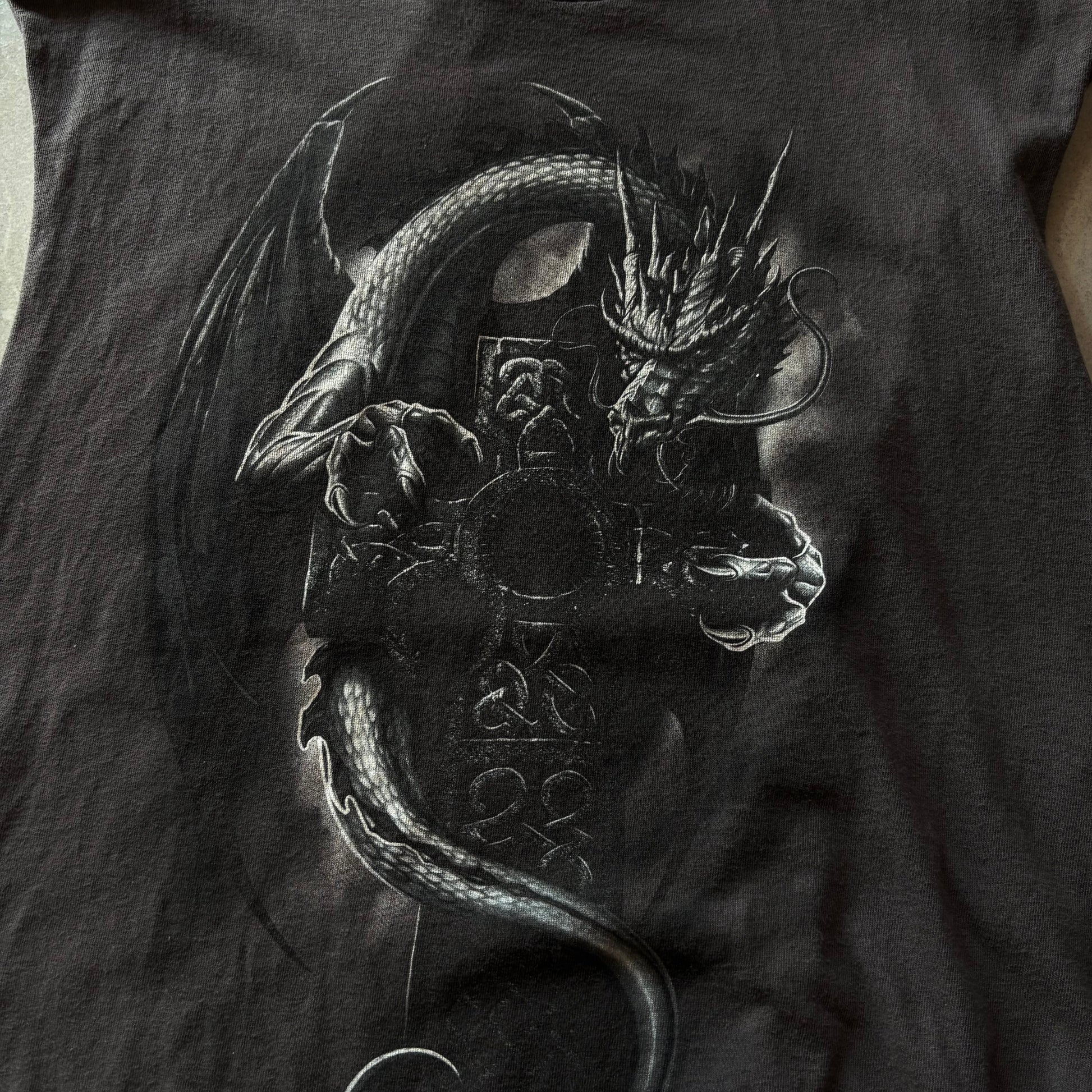 (Xl) DRAGON TANK TOP