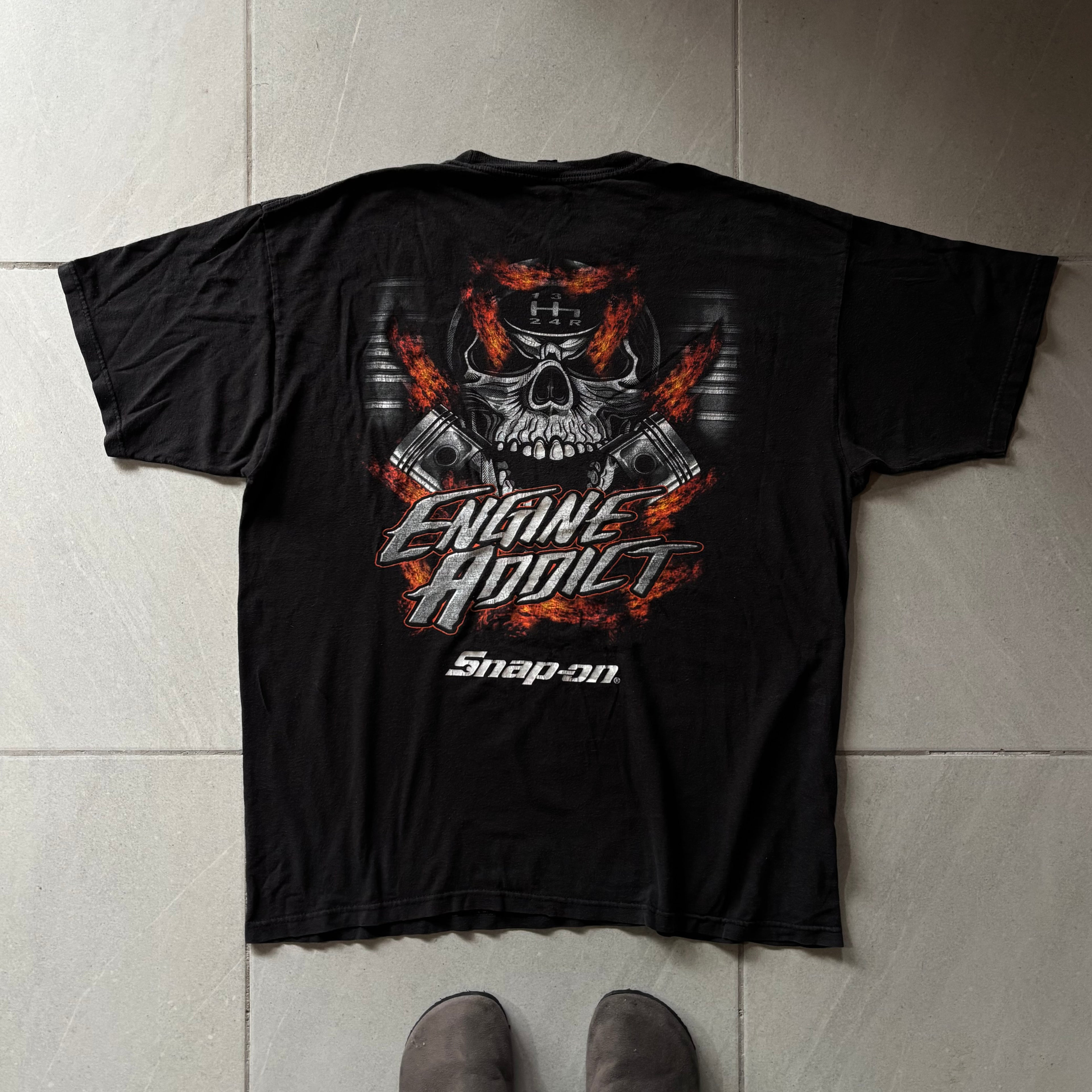 (Xl) SNAP ON SKULL TEE