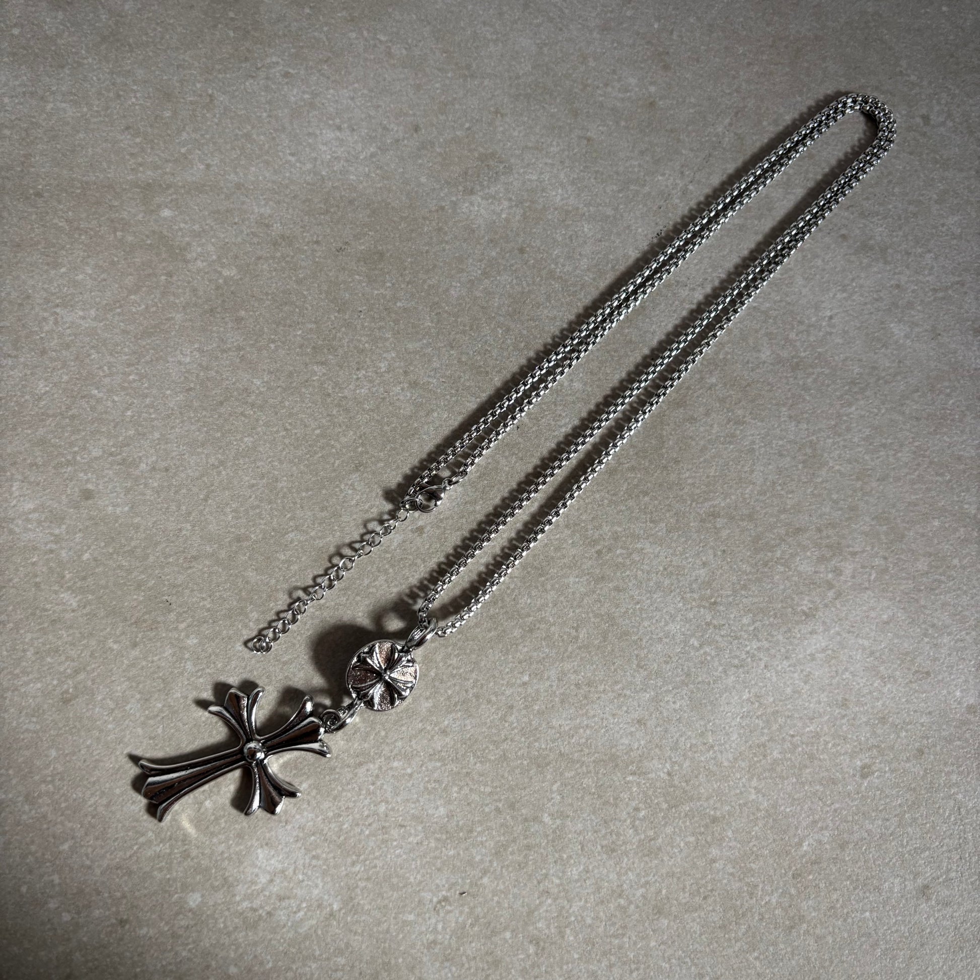CHROME HEARTS CROSS NECKLACE