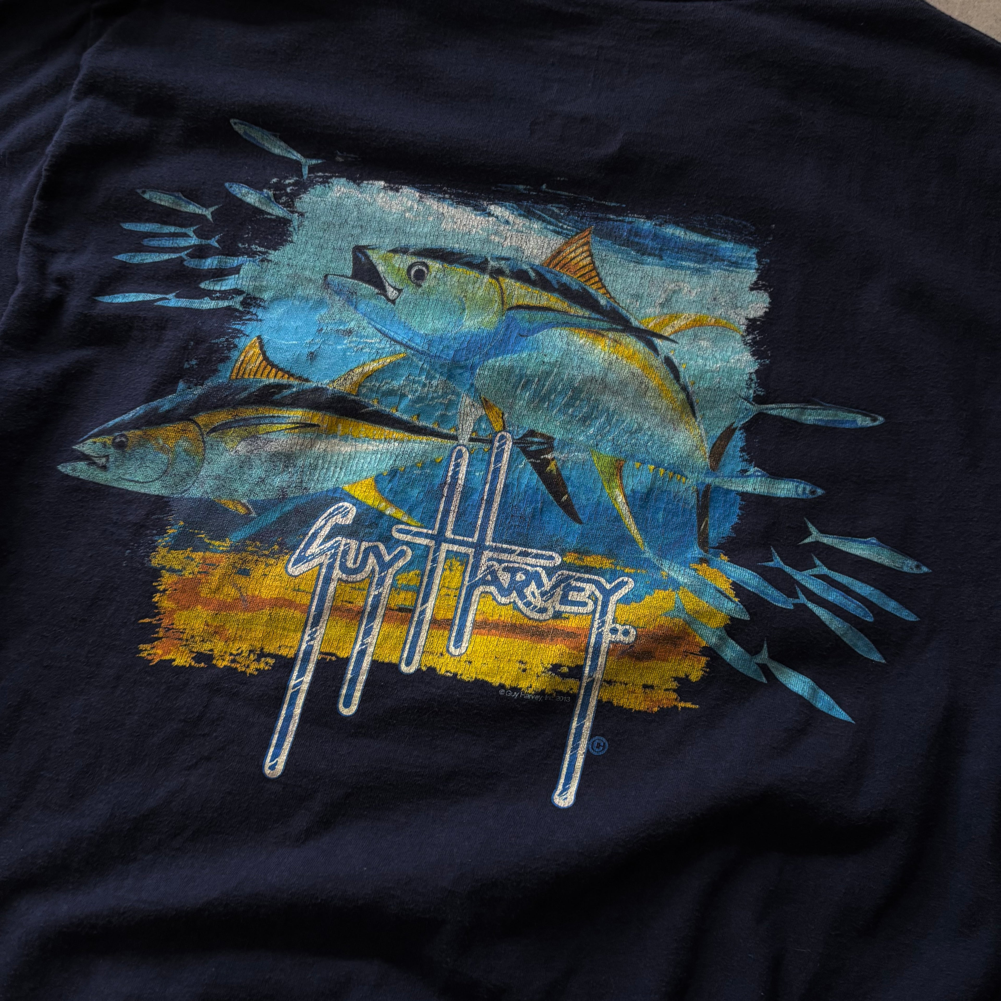 (L) FISH POCKET TEE
