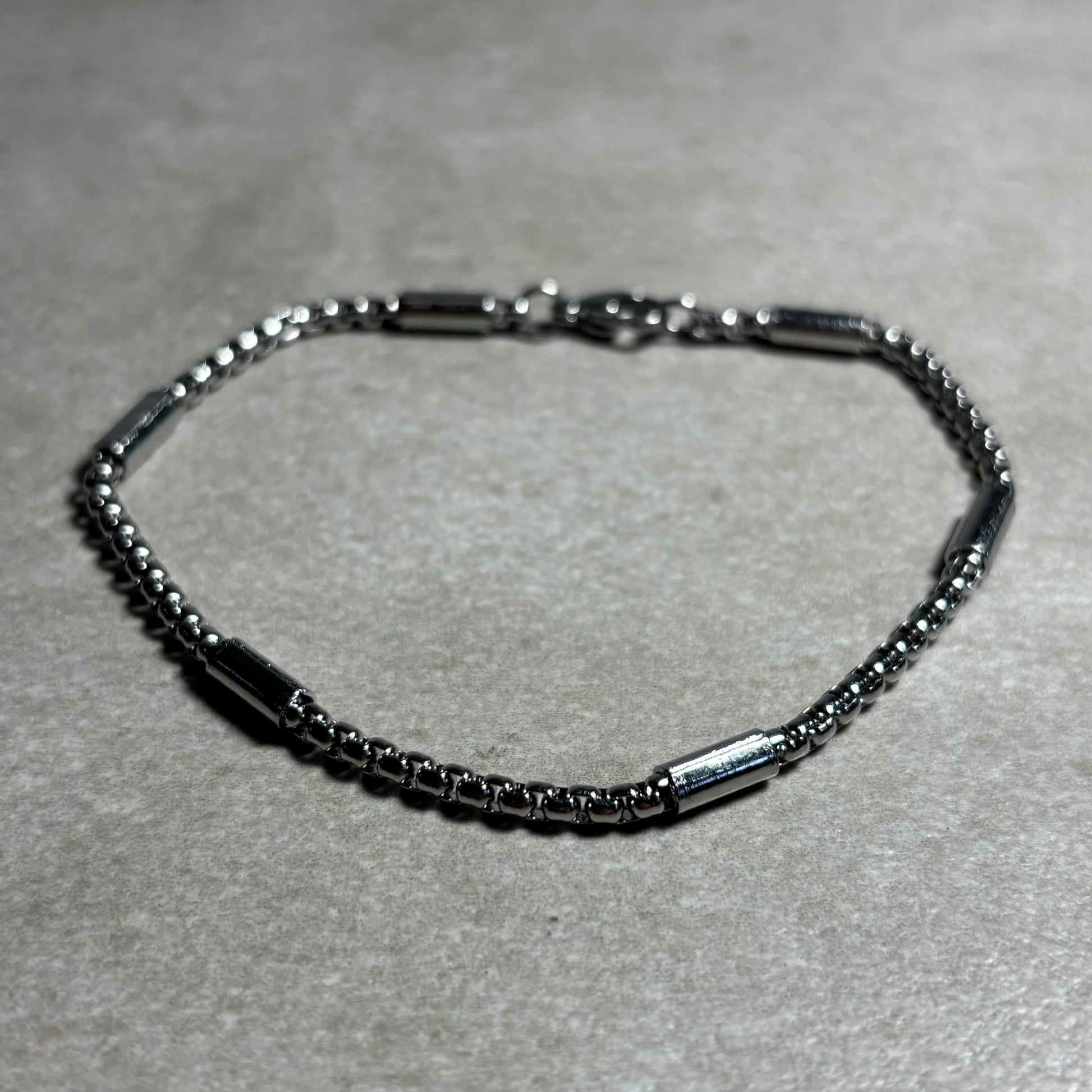 PULSERA PLATEADA BASICA