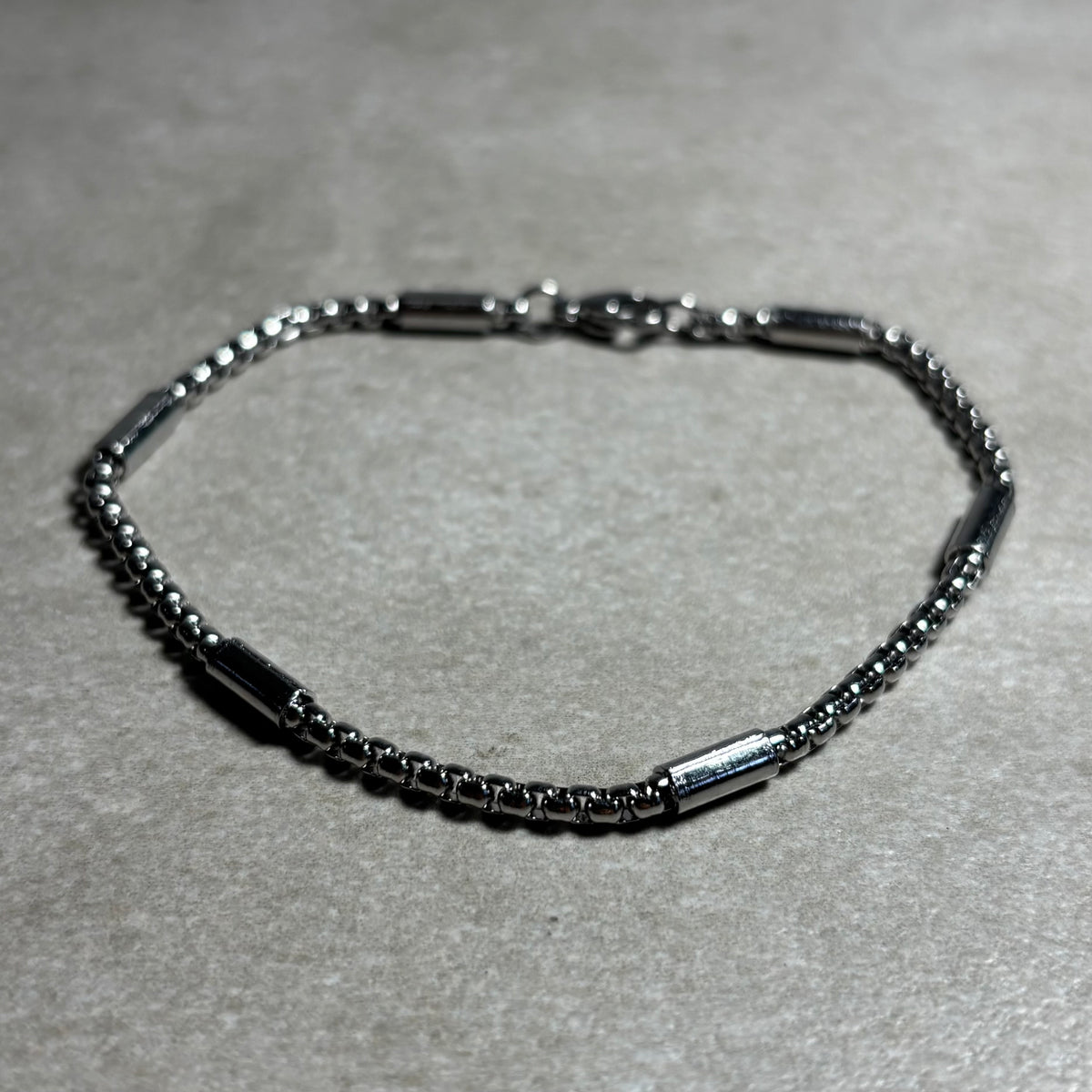PULSERA PLATEADA BASICA