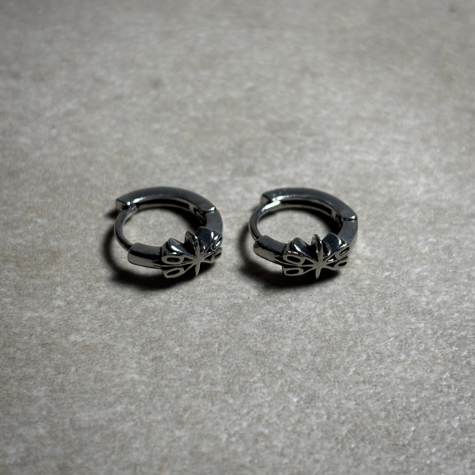 ARETES CHROME HEARTS (PAR)